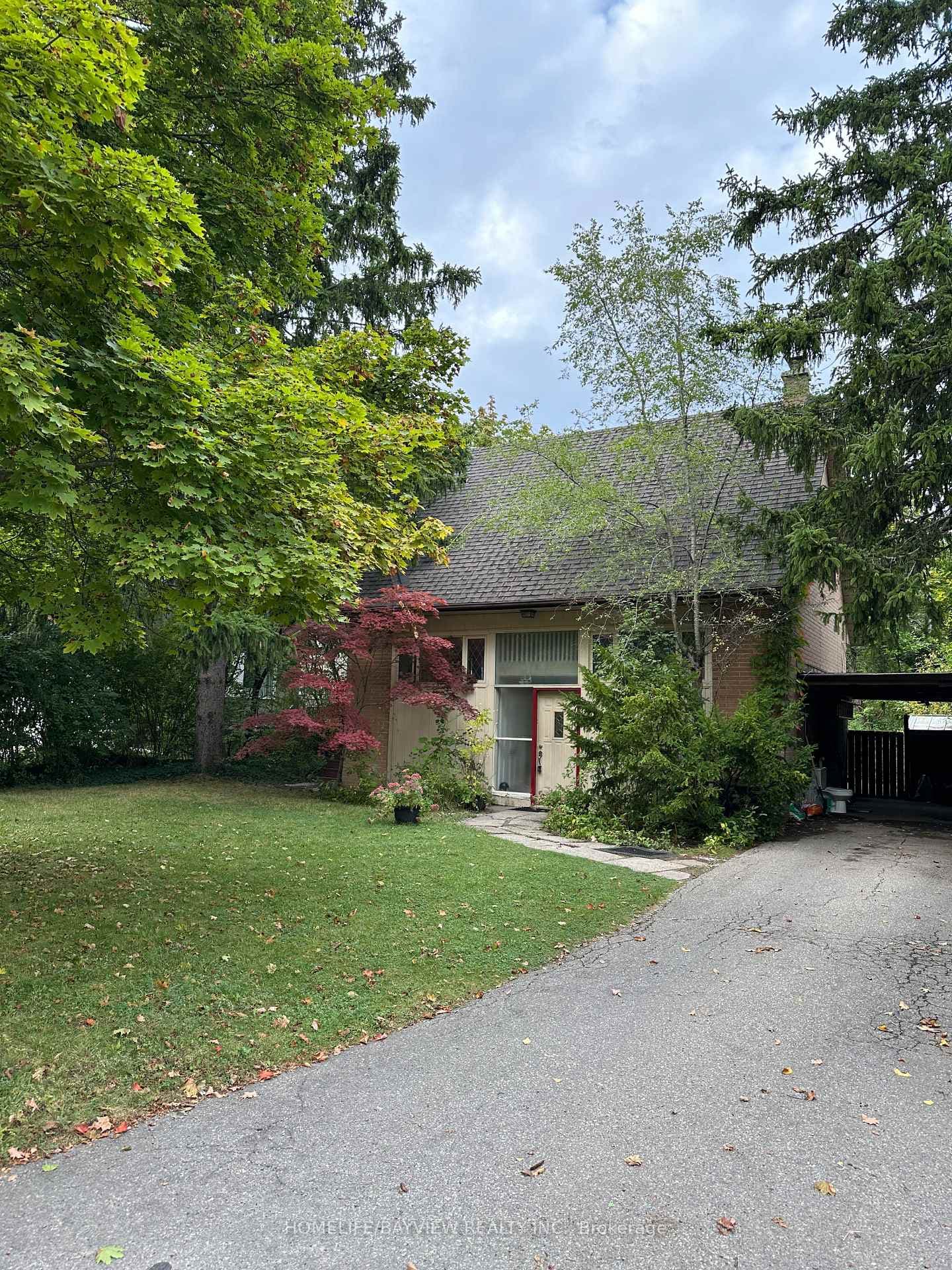 36 Tremont Crescent photo 1