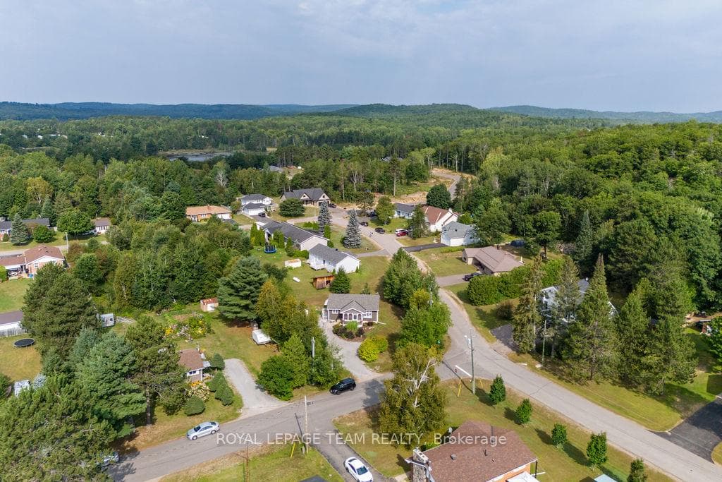 33 JACKPINE Street photo 49