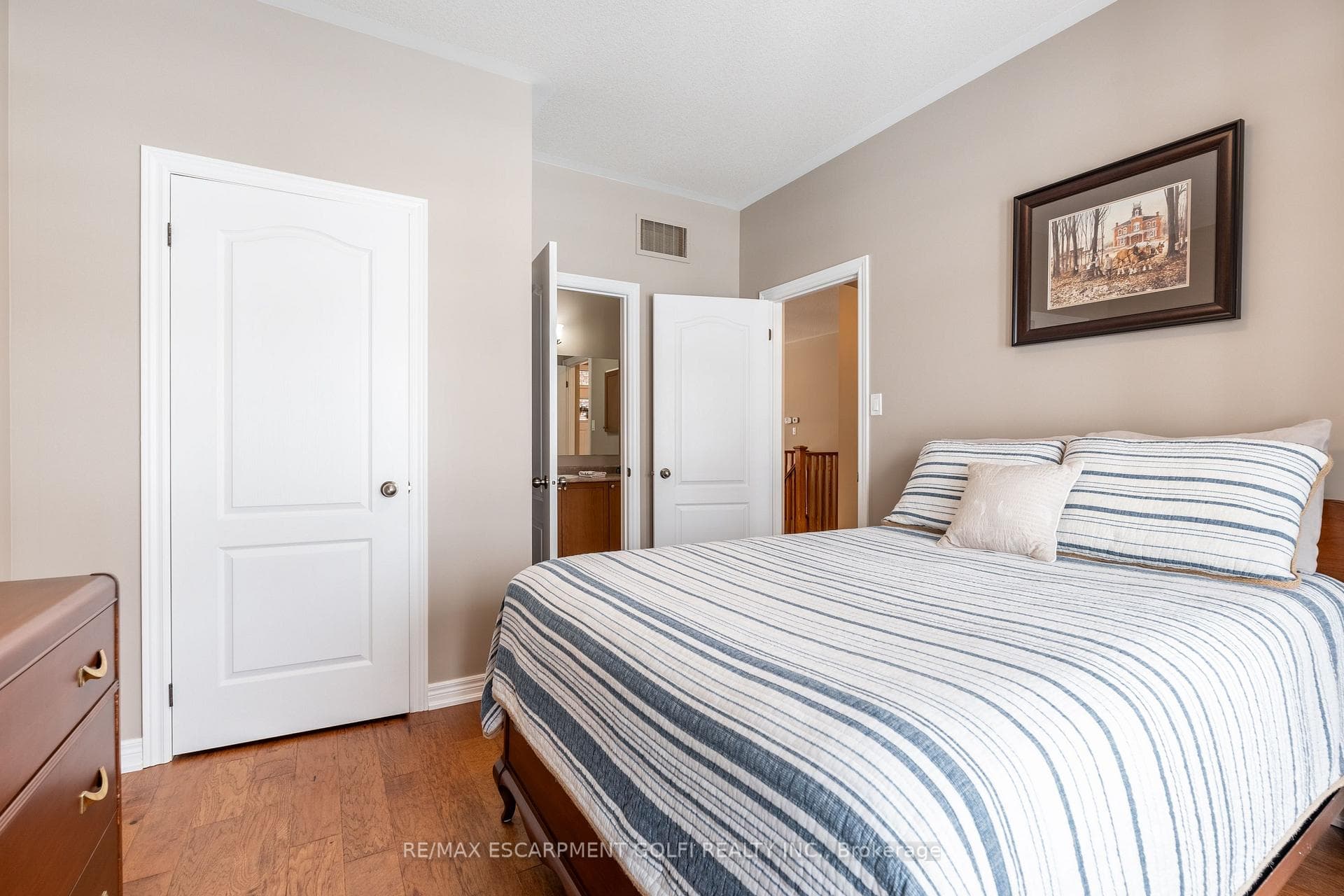 6497 St. Michael Avenue photo 19