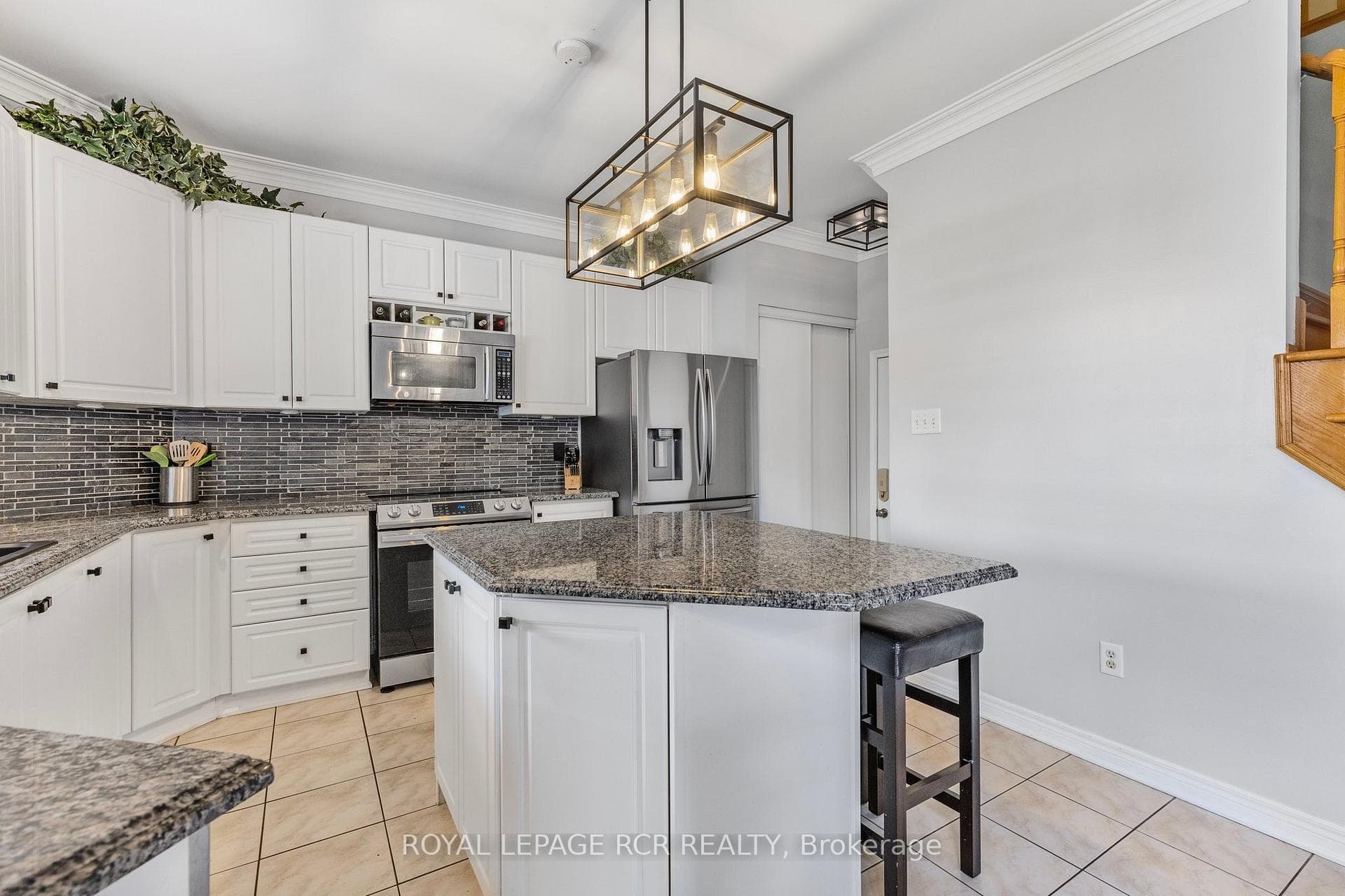 87 Callander Crescent photo 7