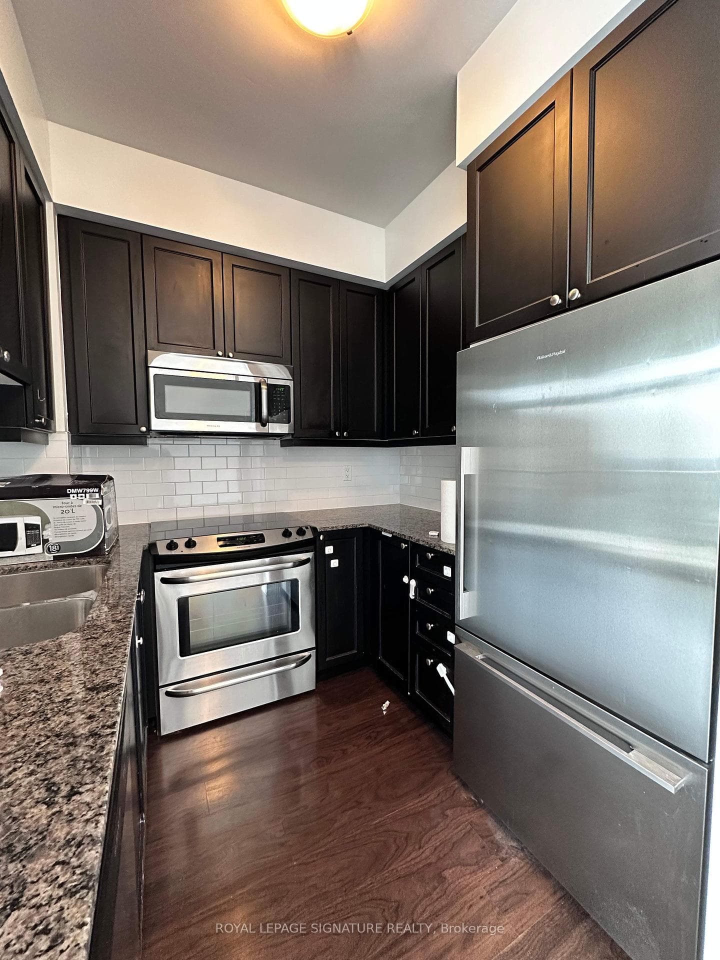 25 Fontenay Court Unit 1402 photo 2