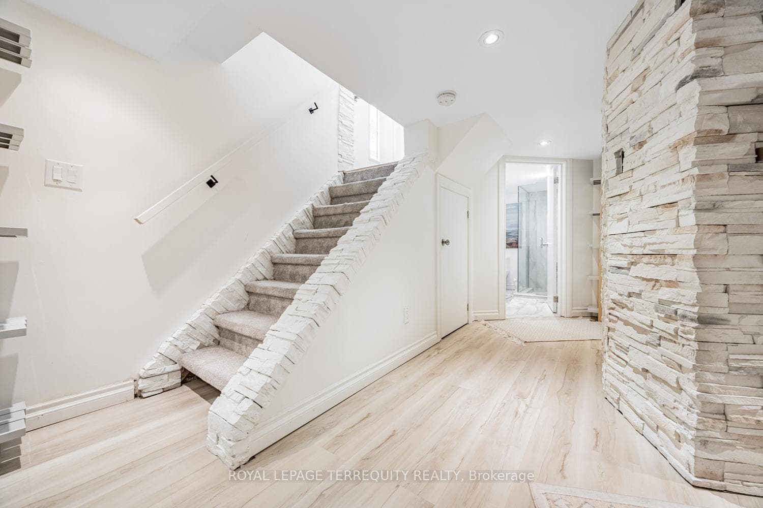 87 Eighth Street photo 24