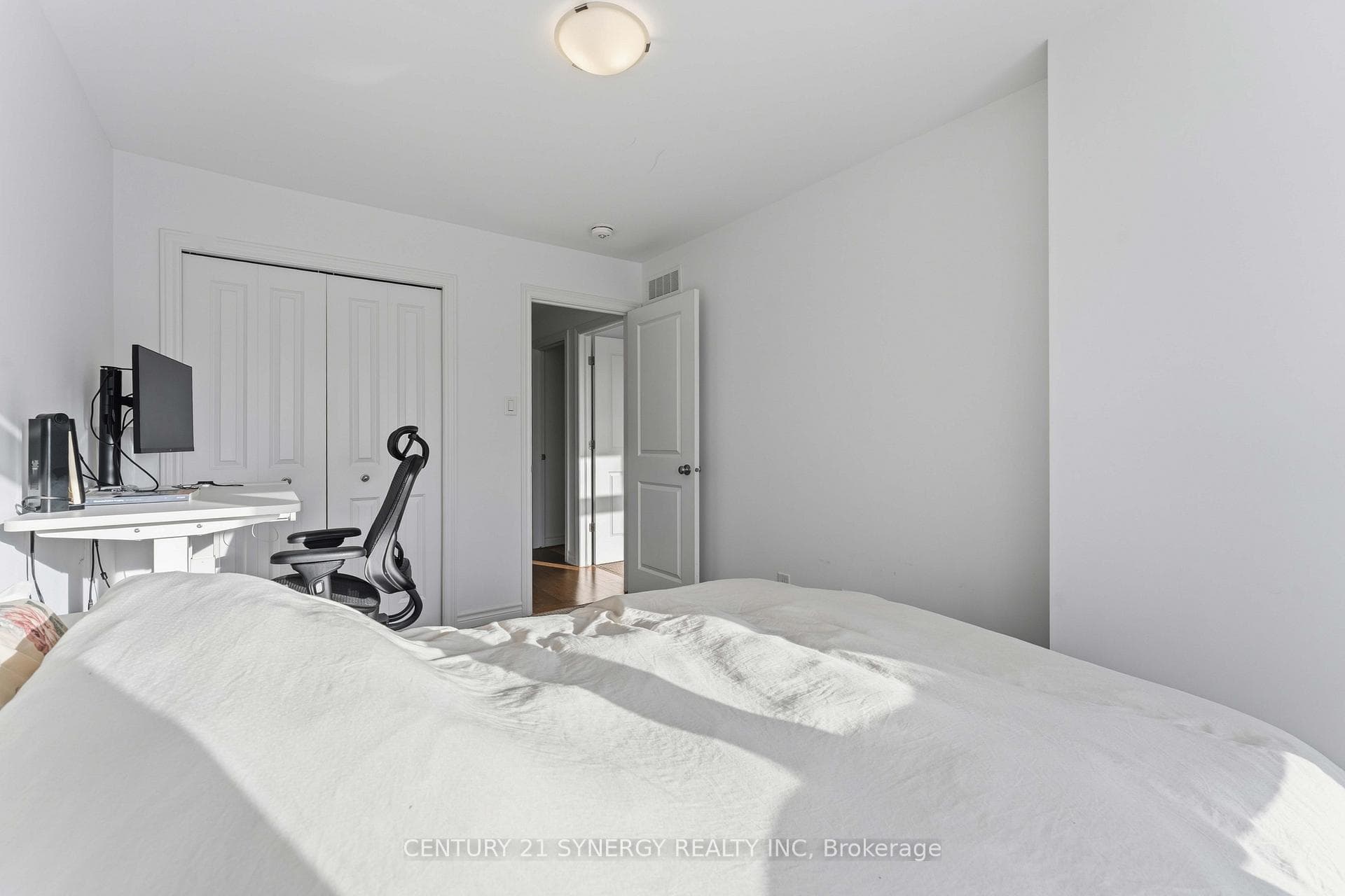 214 Hawkeswood Drive photo 37