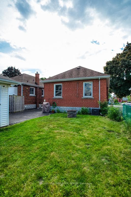 77 Barons Avenue photo 27