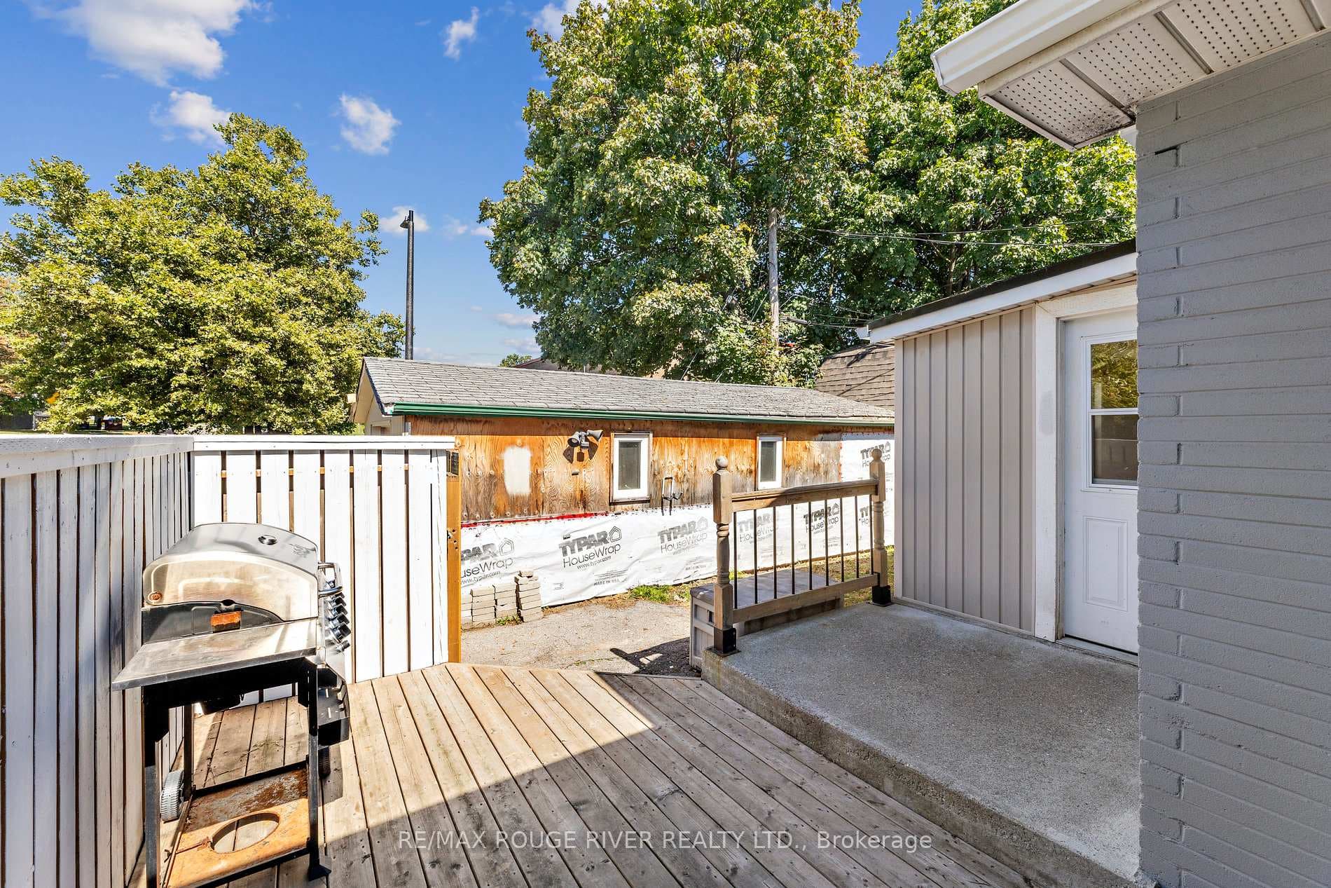 Back Deck to Yard
