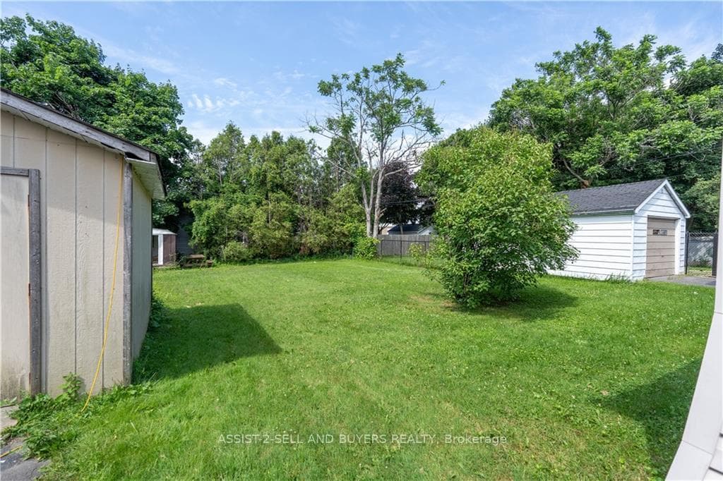 35 DUNBAR Avenue photo 20