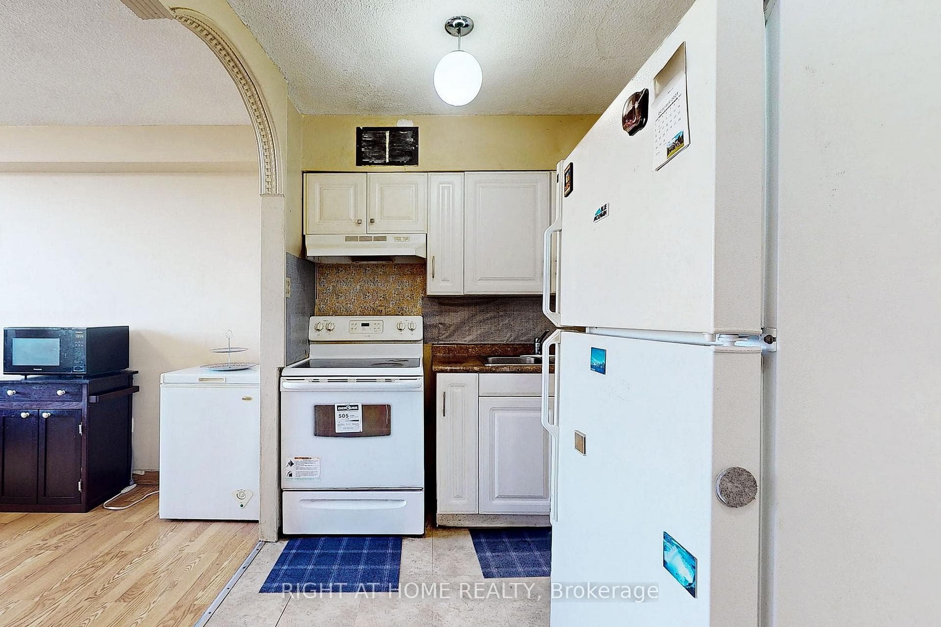 940 Caledonia Road Unit 1212 photo 9