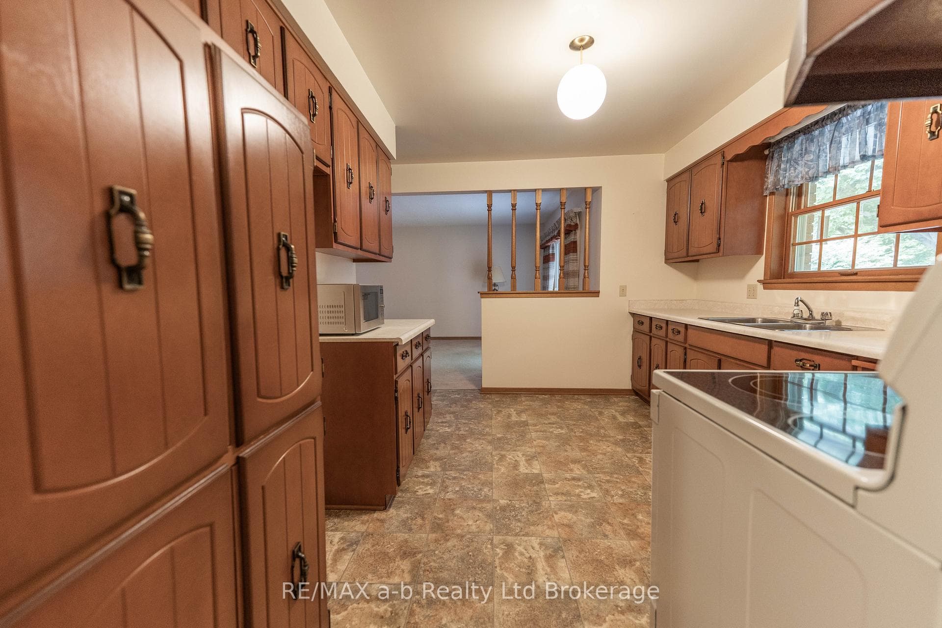 47 Allen Street photo 13
