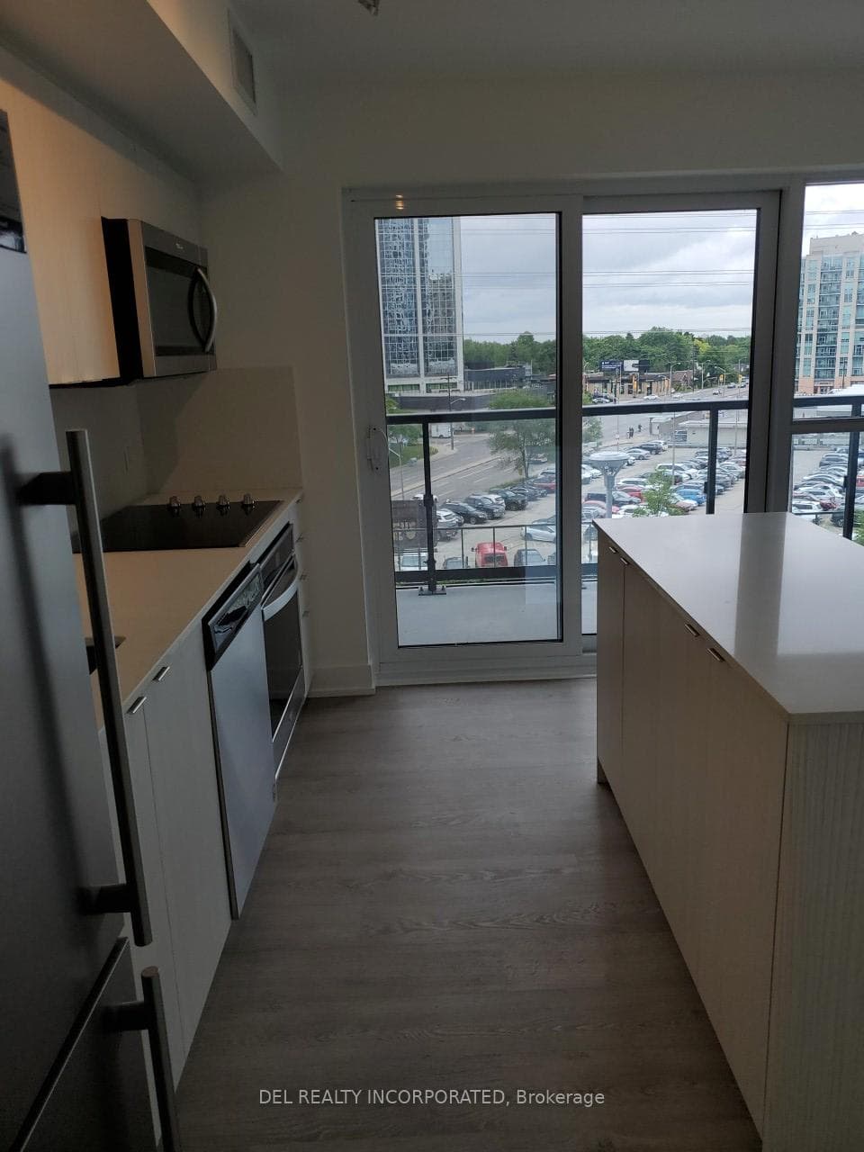 5 Mabelle Avenue Unit 429 photo 2