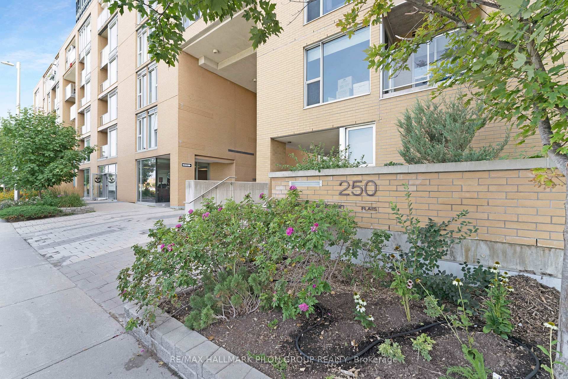 250 Lett Street Unit 905 photo 2