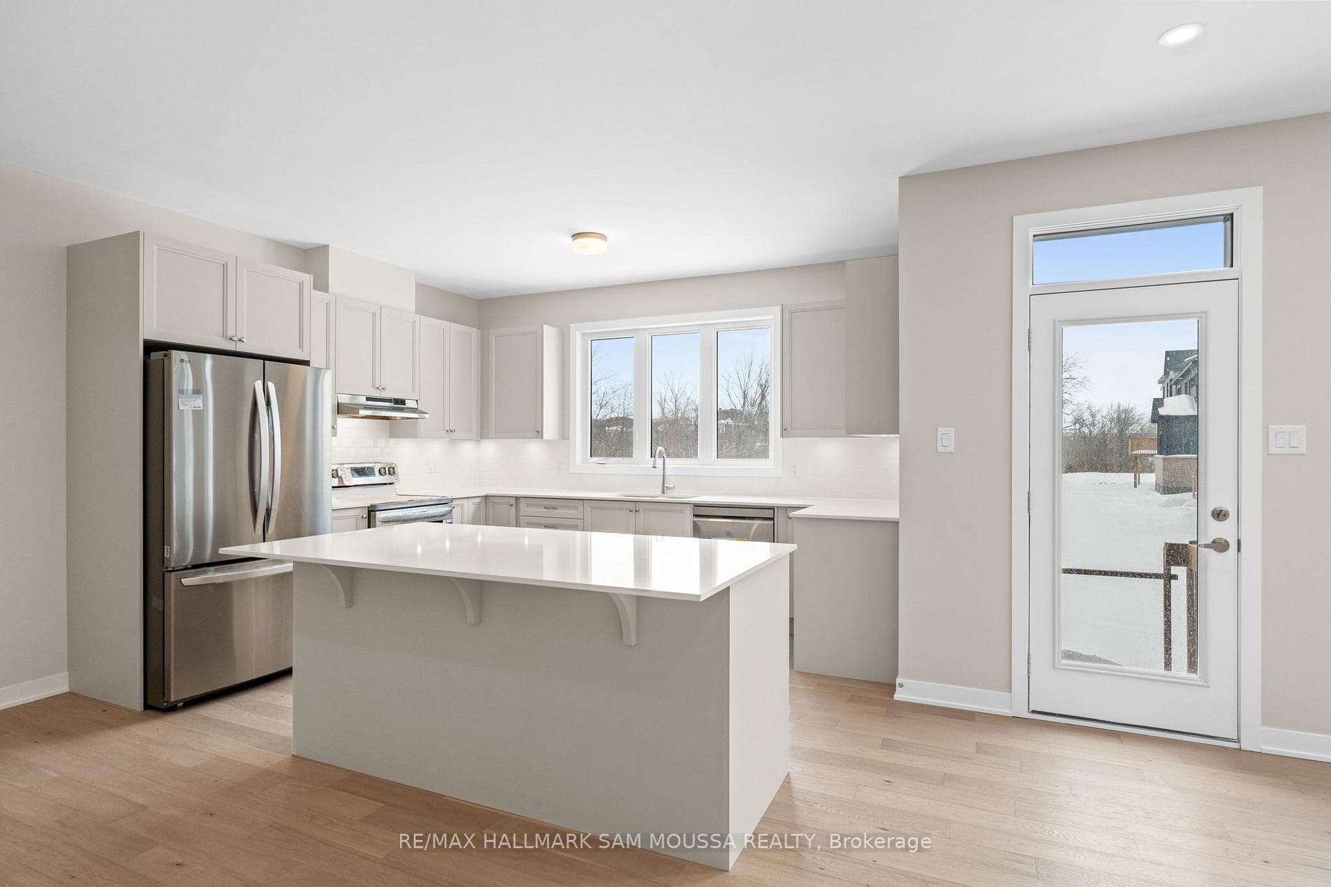 410 Euphoria Crescent photo 13