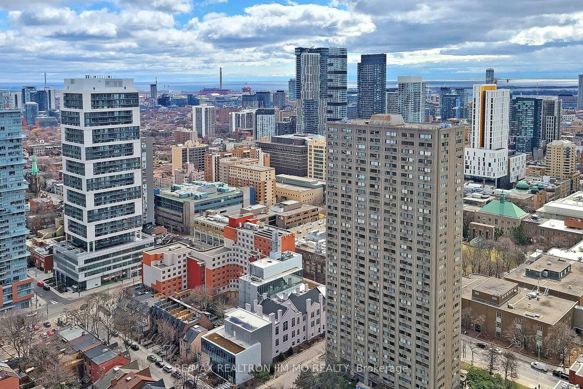 21 Carlton Street Unit 3809 photo 28