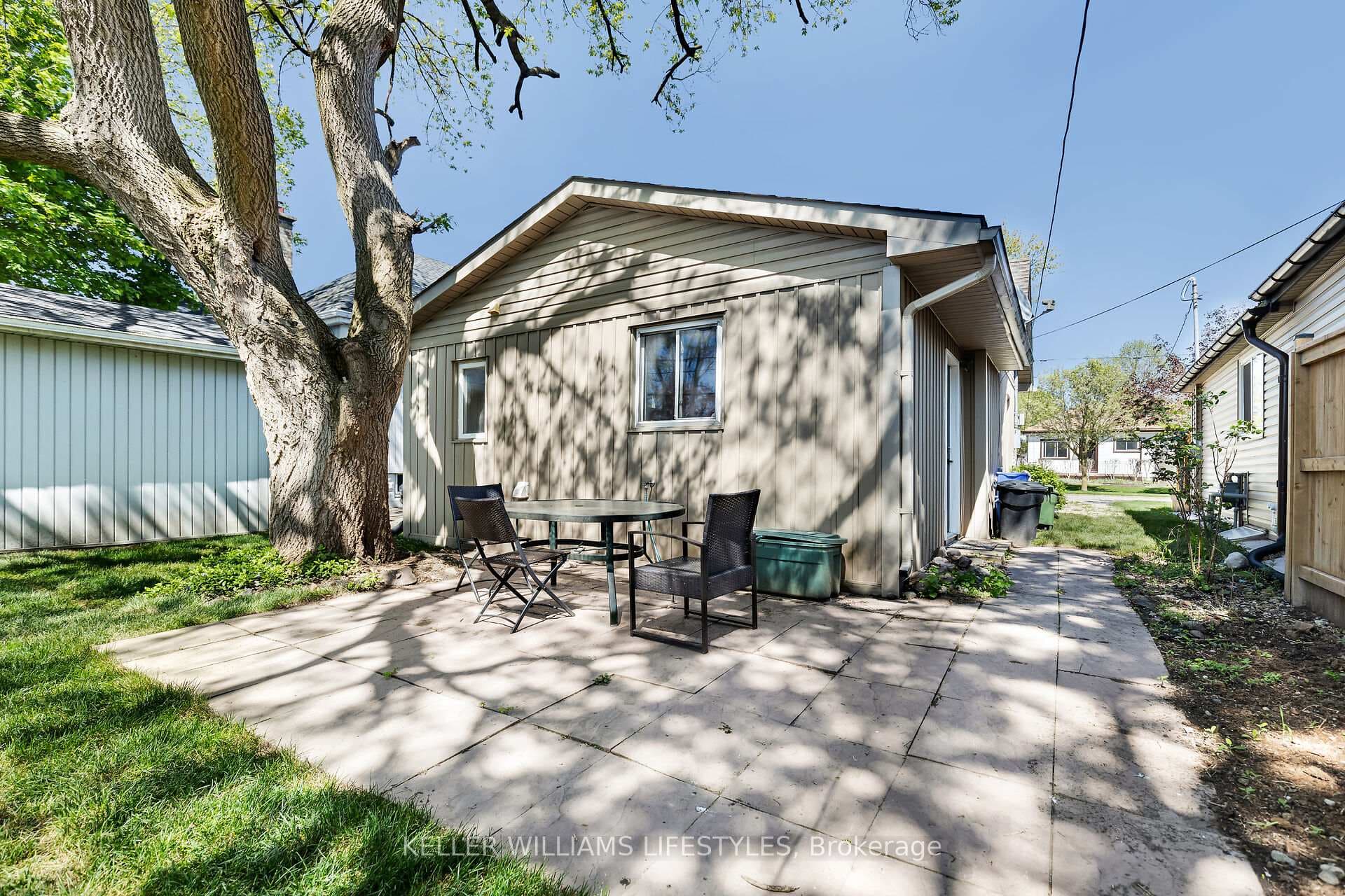 97 St Julien Street photo 21