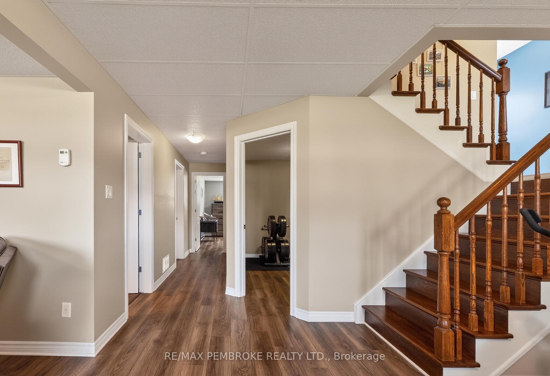 61 Oak Avenue photo 28
