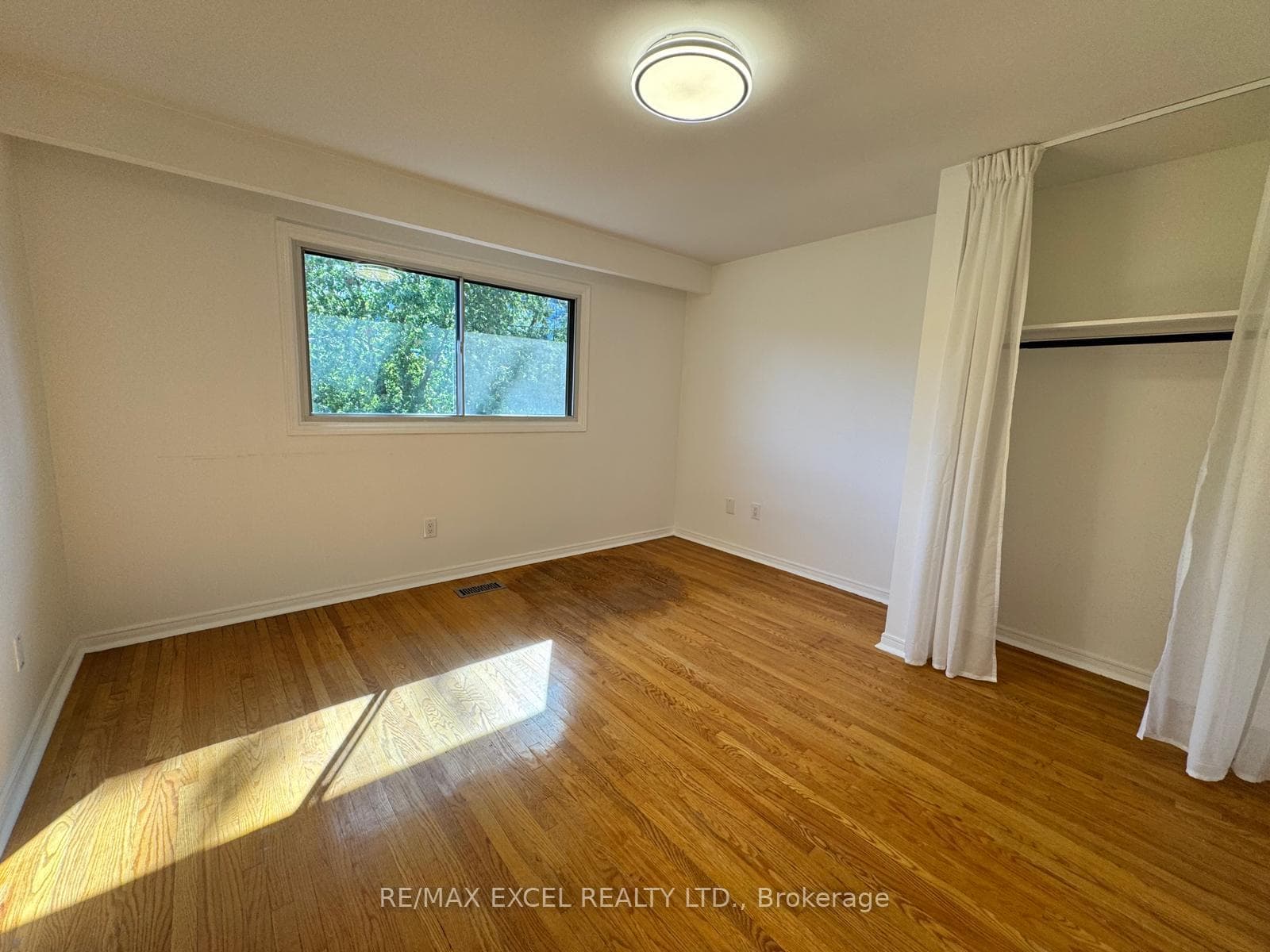 53 Hickorynut Drive Unit Upper (Unit A) photo 11