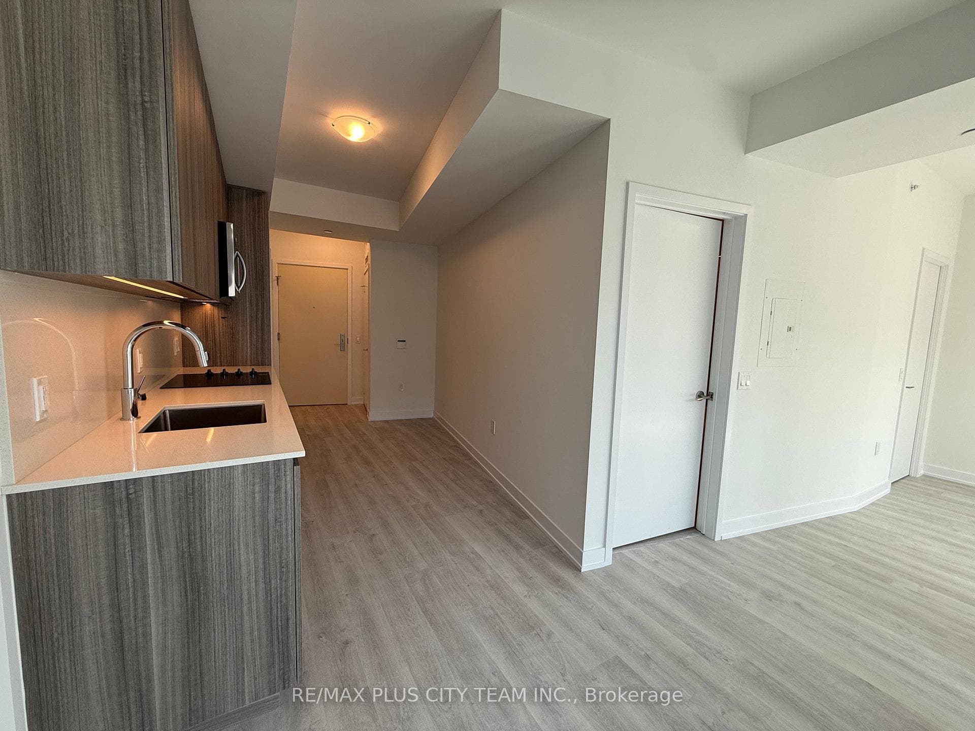 15 Richardson Street Unit 1007 photo 7