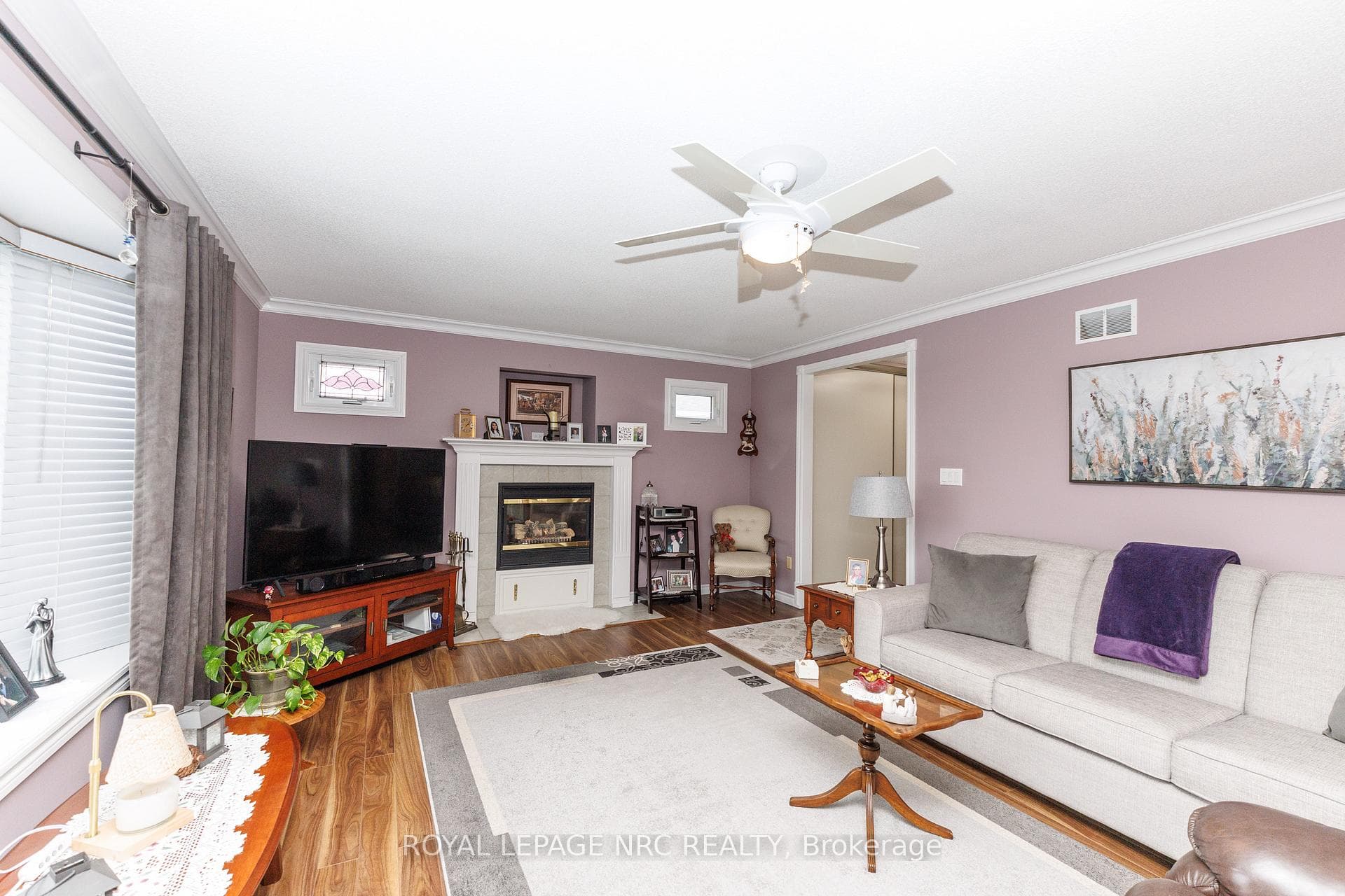 7564 REDHAVEN Crescent photo 23