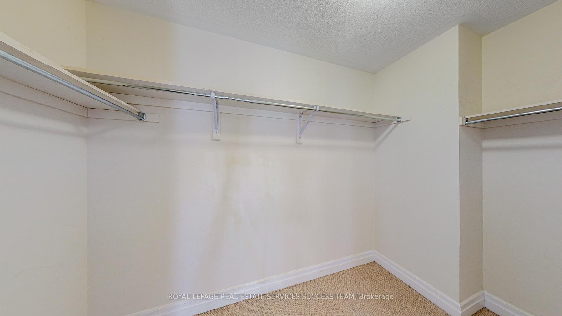 28 Bardoe Crescent photo 24