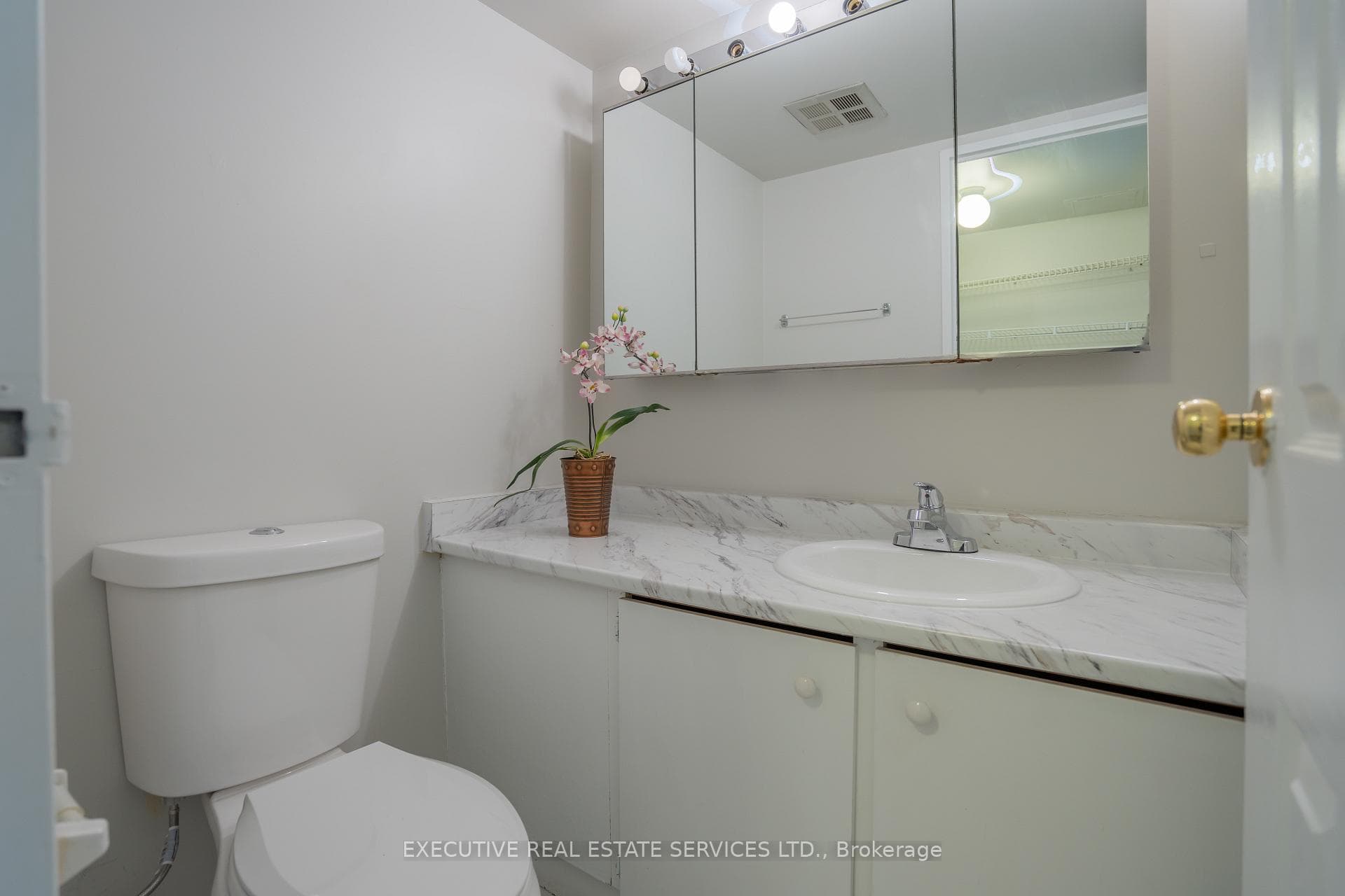 3700 Kaneff Crescent Unit 508 photo 31