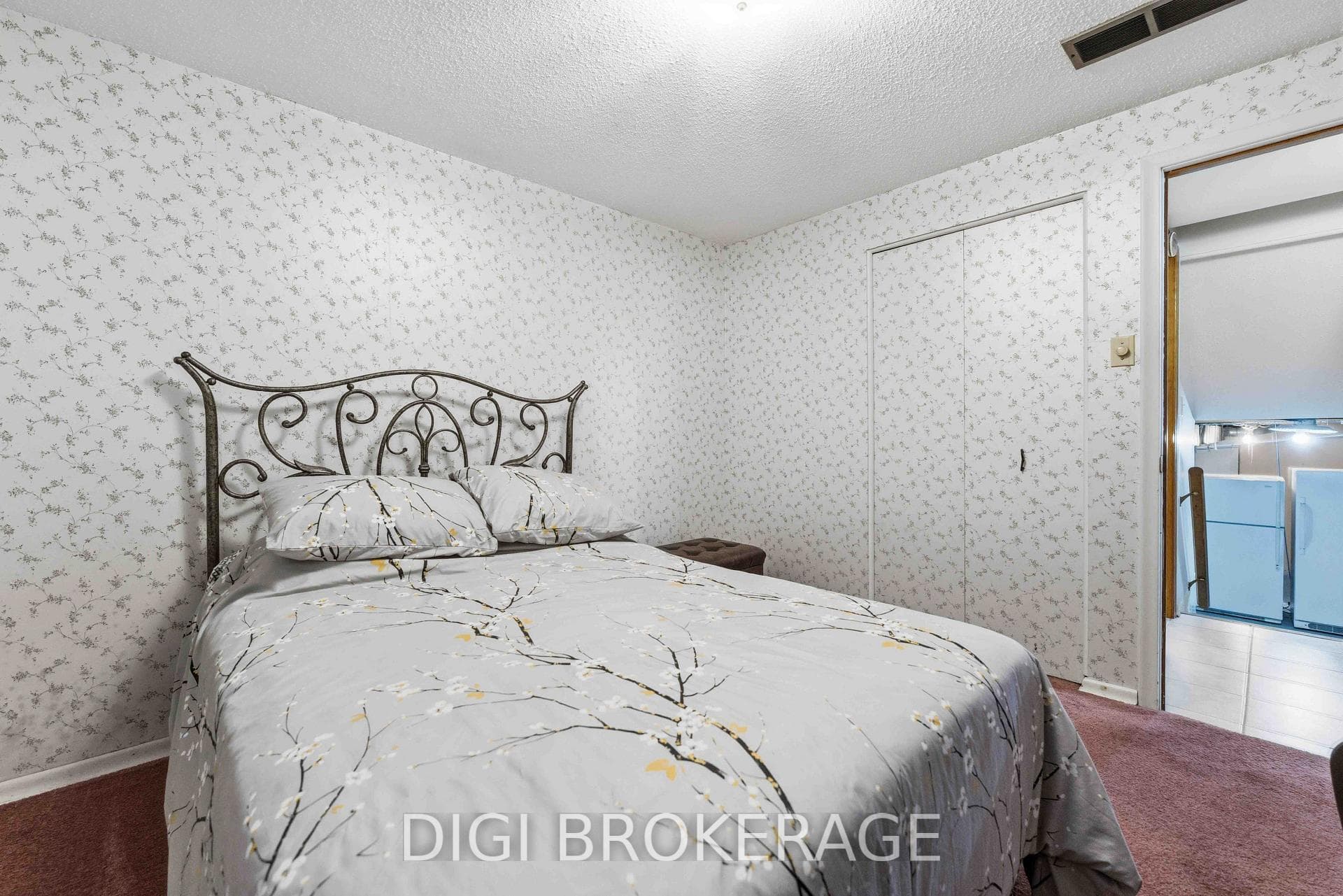 737 Southmore Drive photo 27