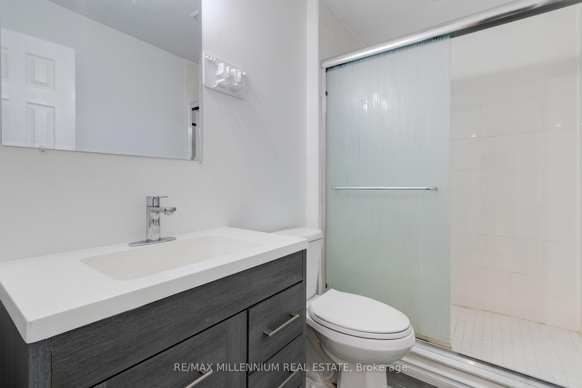 481 Bessborough Drive photo 20