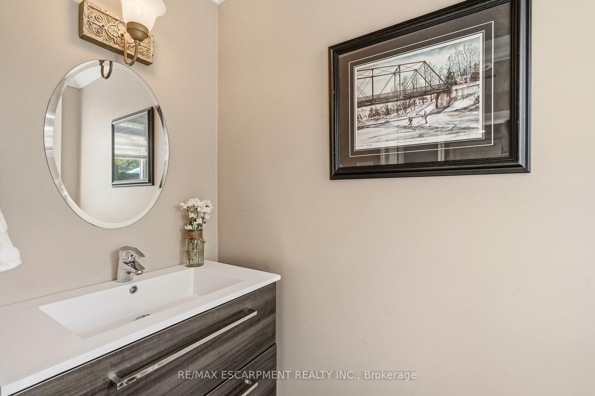 600 Deborah Crescent photo 19