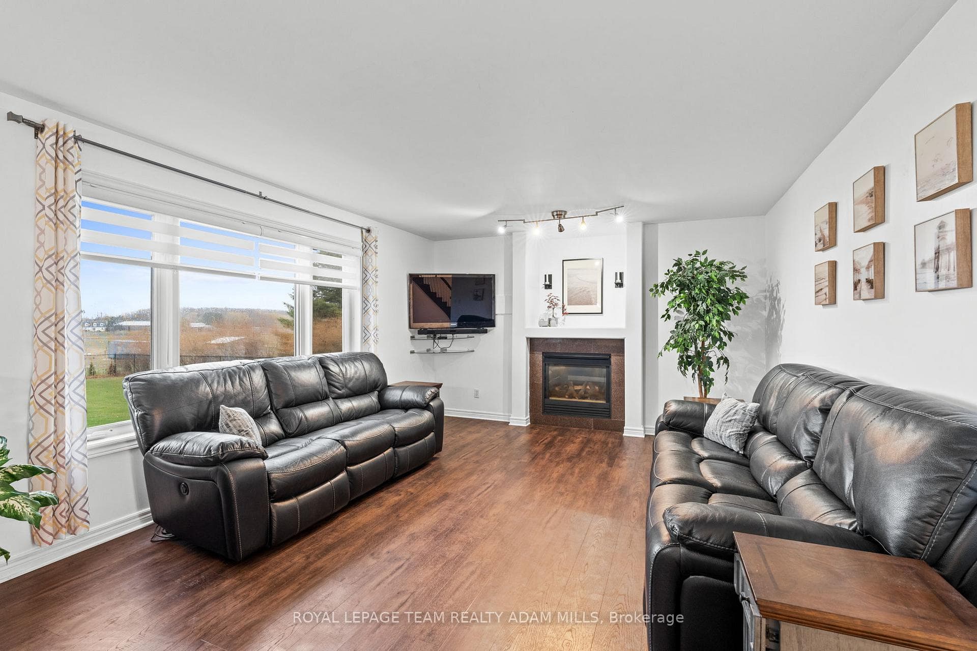 2104 Trailwood Drive photo 7