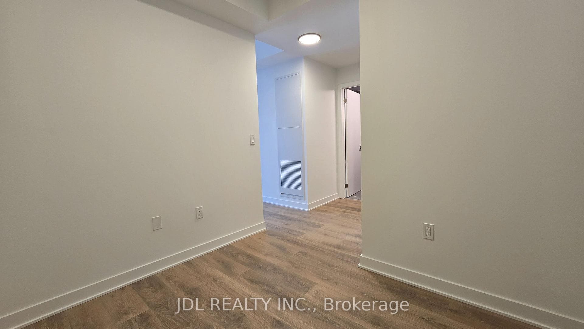 1037 The Queensway N/A Unit 419 photo 6