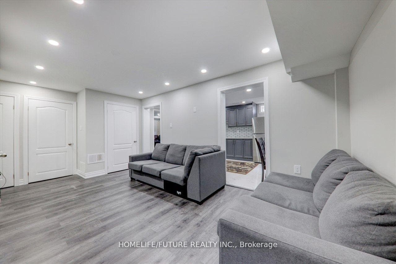 939 Miller Park Avenue Unit Bsmt photo 9