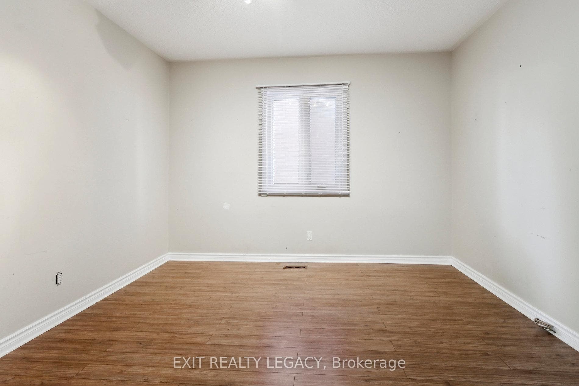 122 Ventura Way photo 16