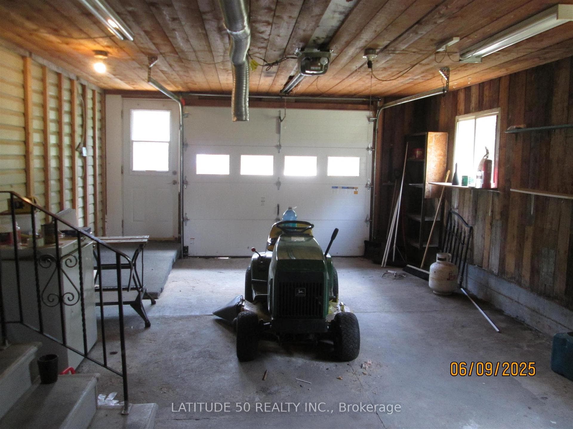 408 and 410 Colley Street photo 30