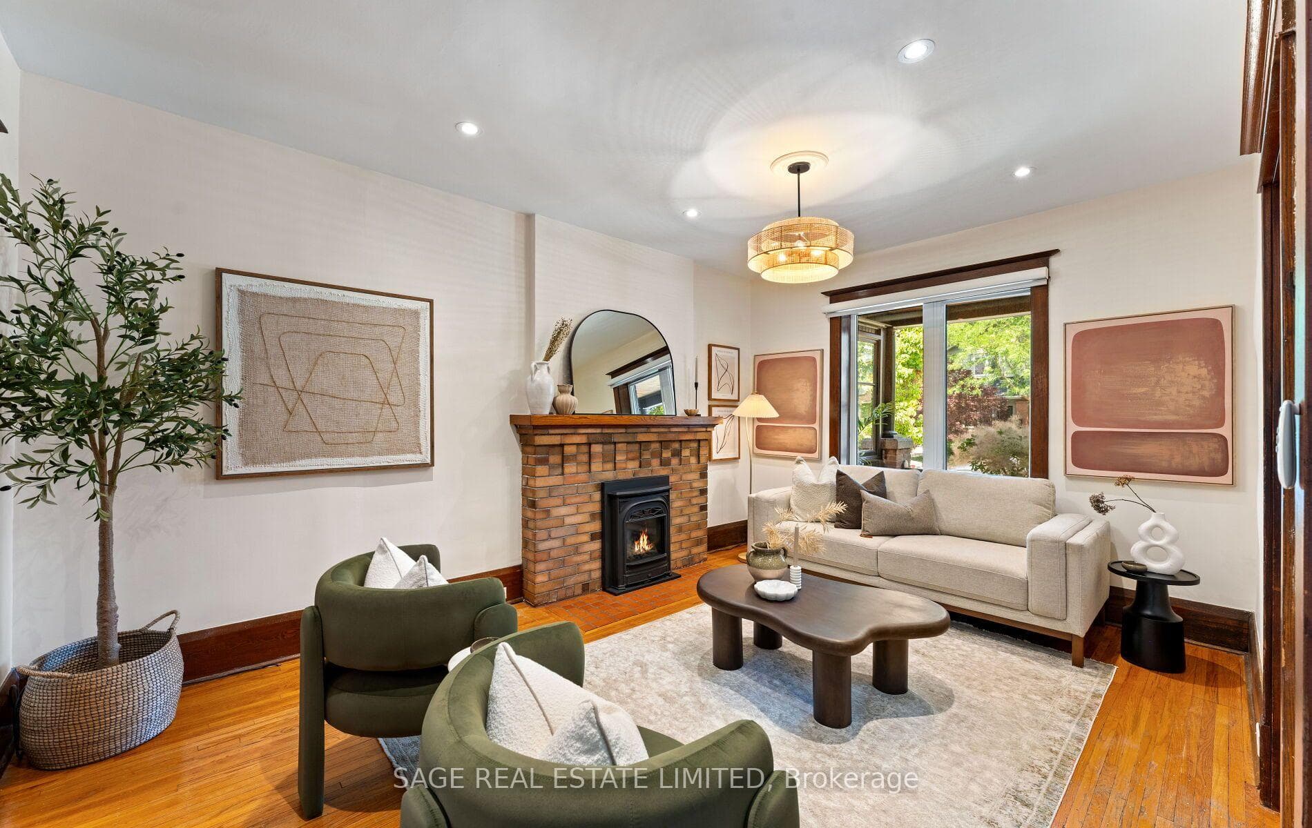Living Room - gas fireplace