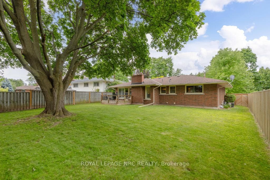18 Cartier Drive photo 30