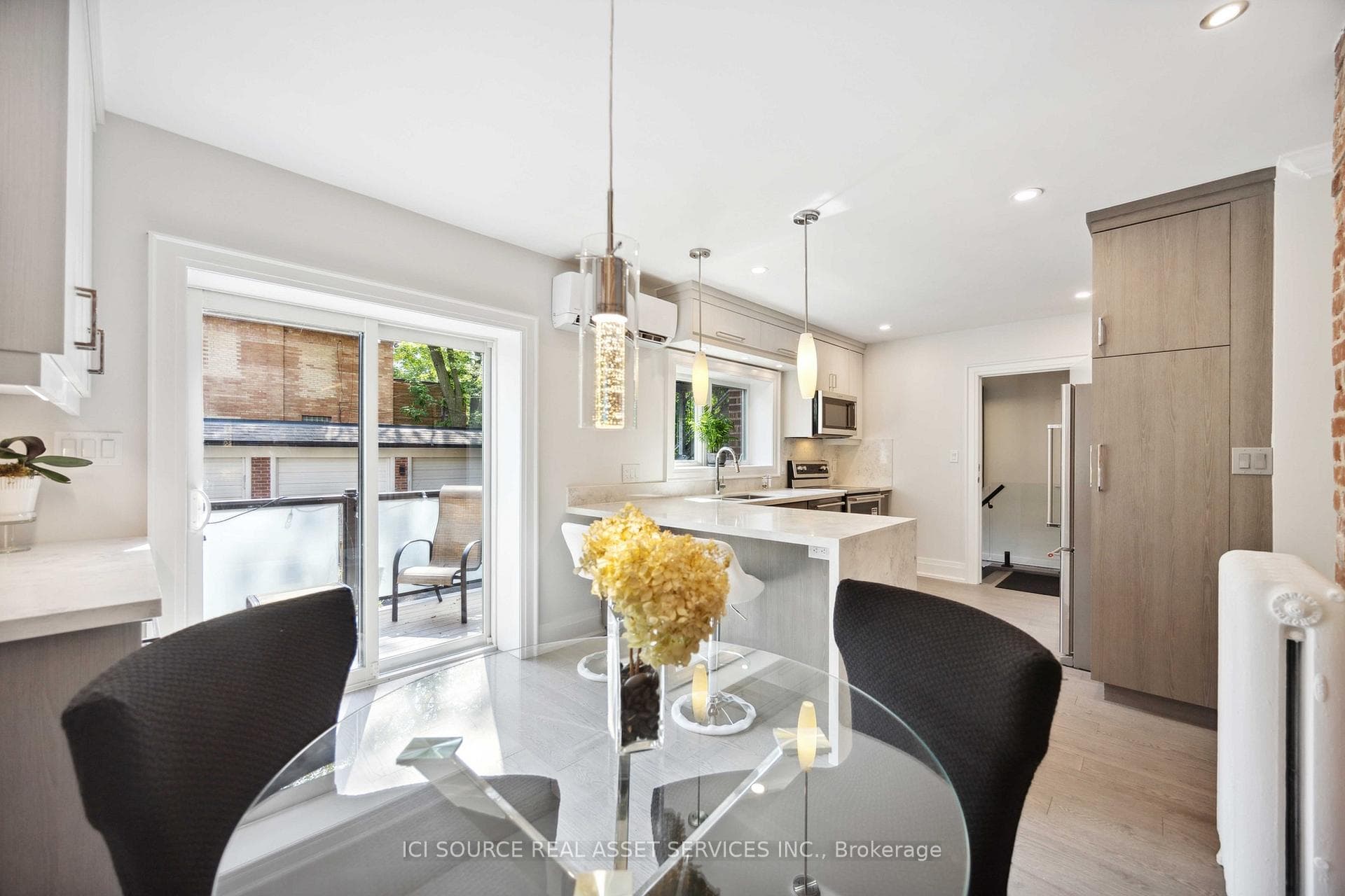 27 Glen Elm Avenue photo 28