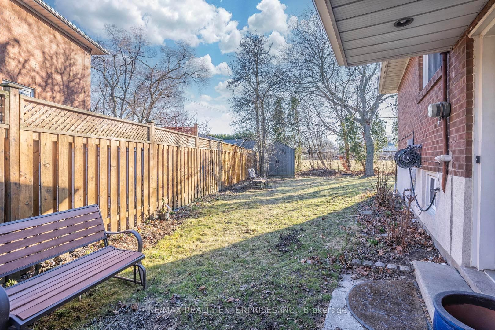1085 Kingsholm Drive photo 24