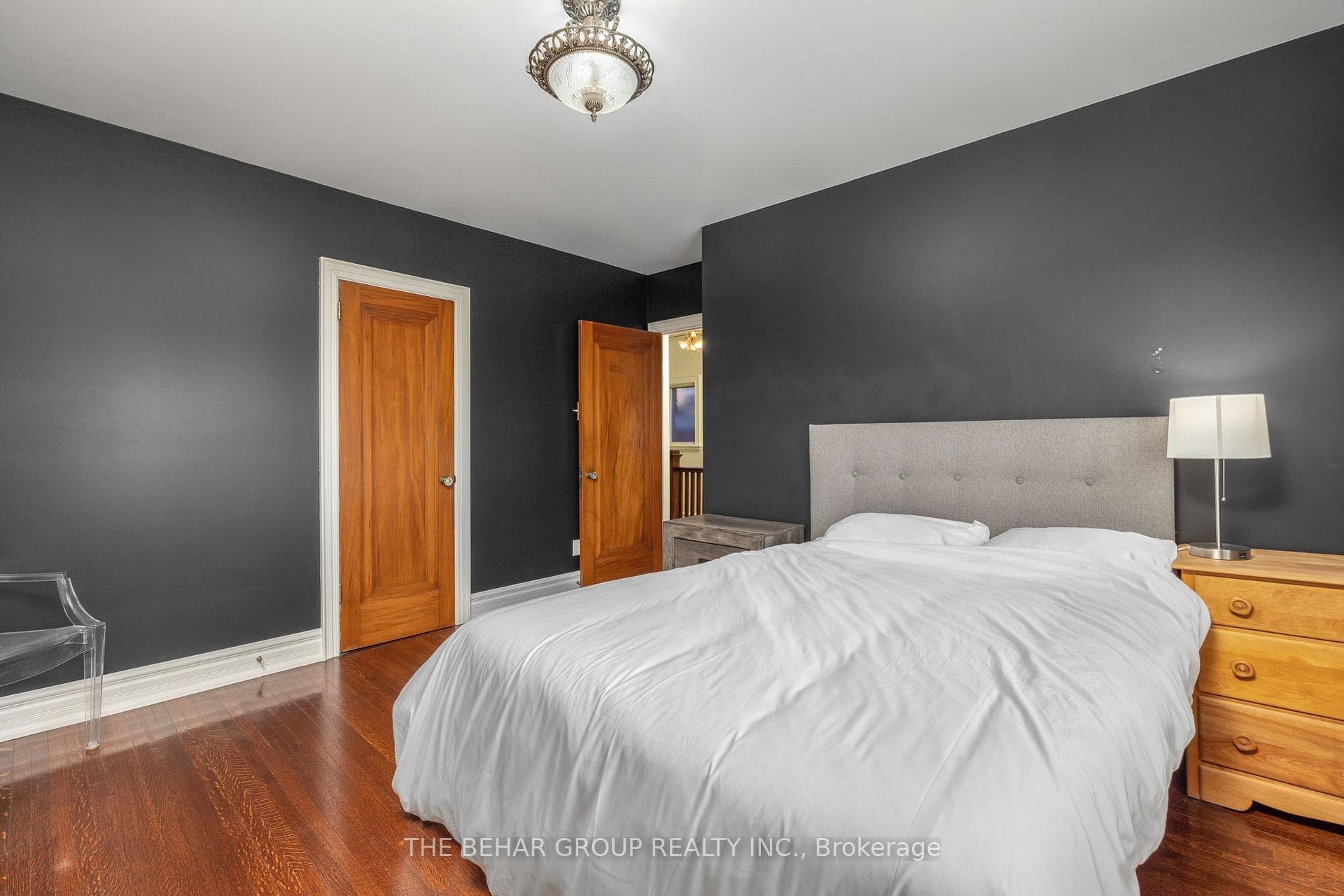1840 Dufferin Street photo 28