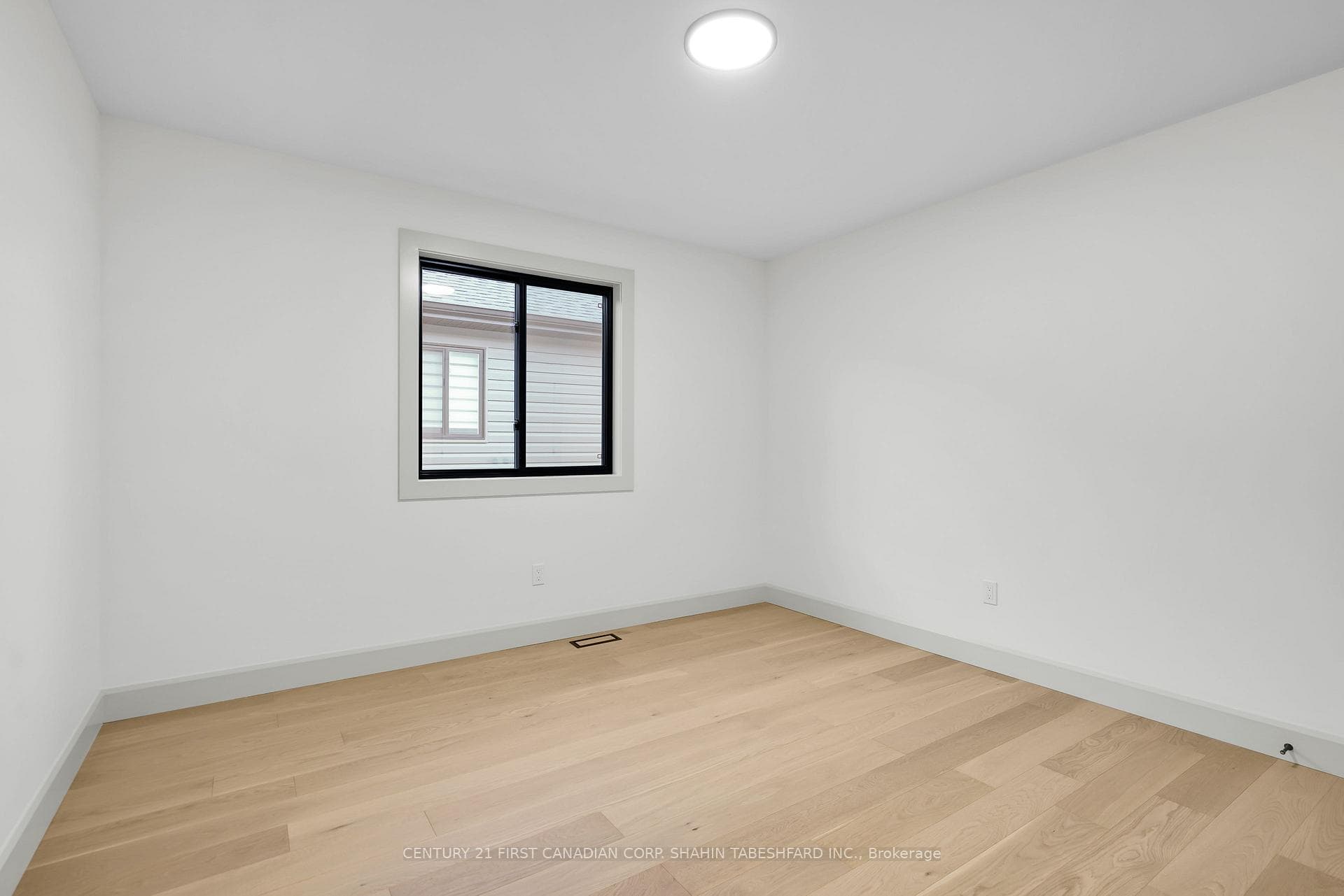 3762 Somerston Crescent photo 38