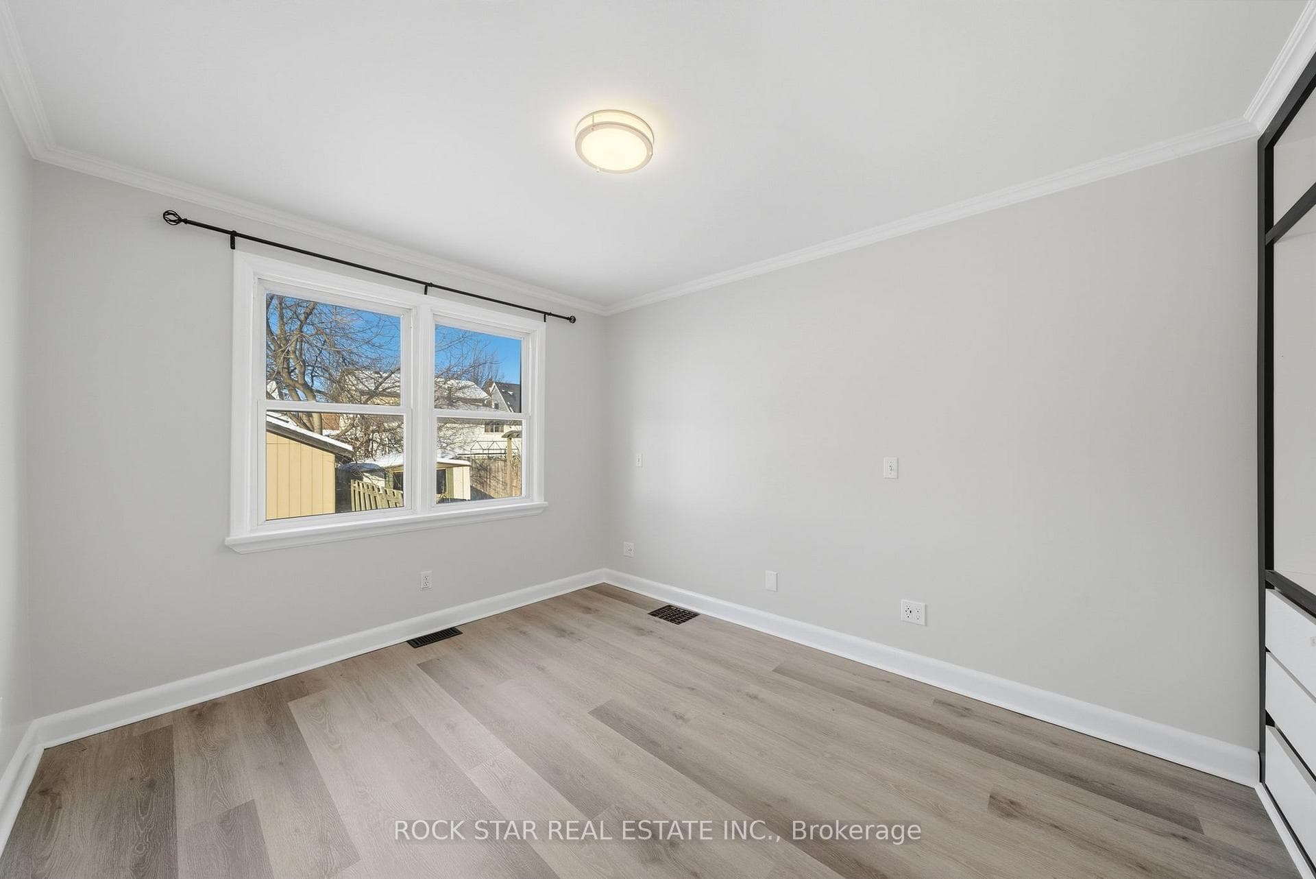 86 East 38th Street photo 13