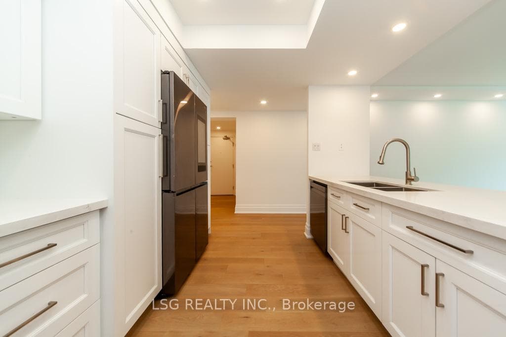 99 Harbour Square Unit 812 photo 19