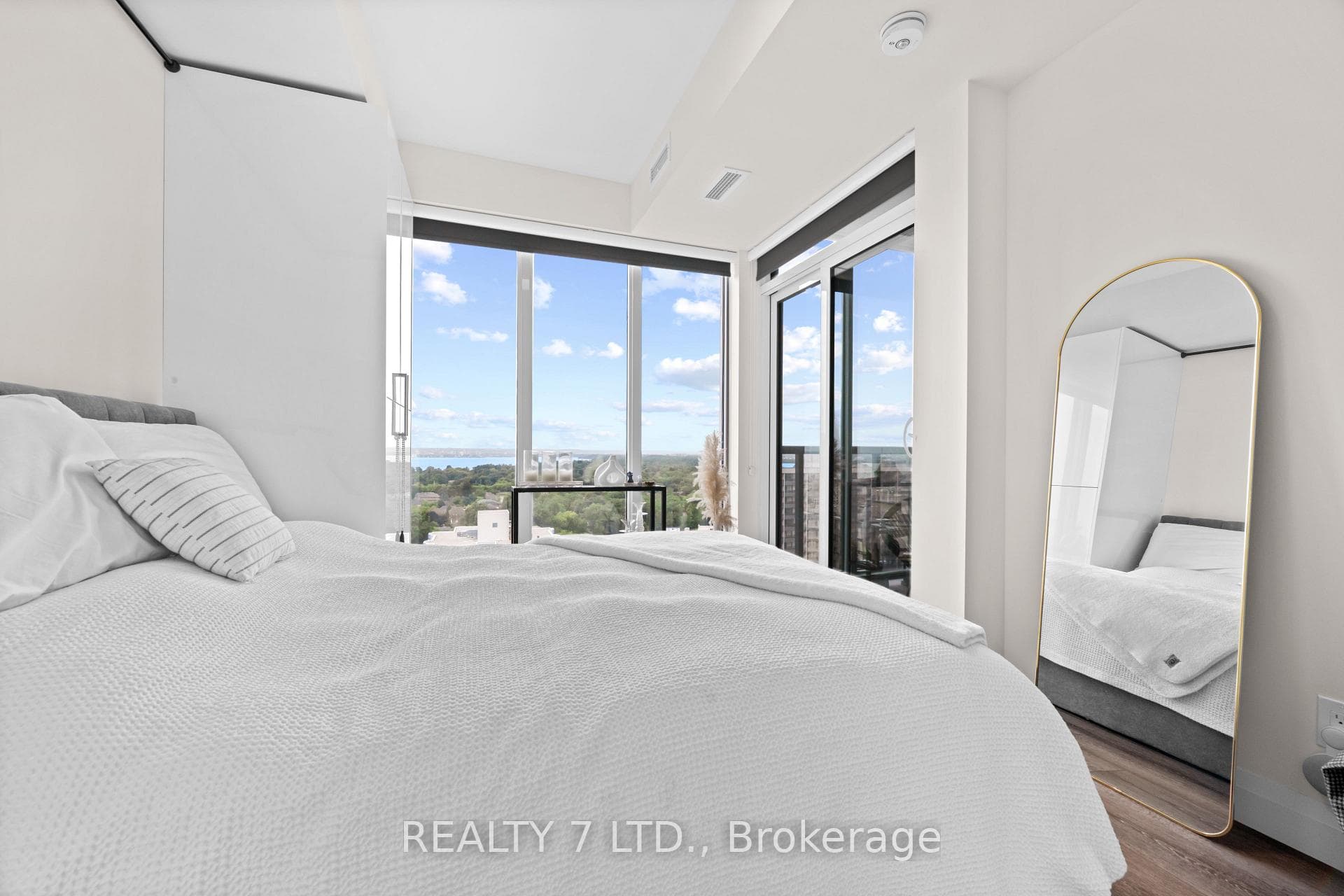 500 Brock Avenue Unit 1701 photo 10
