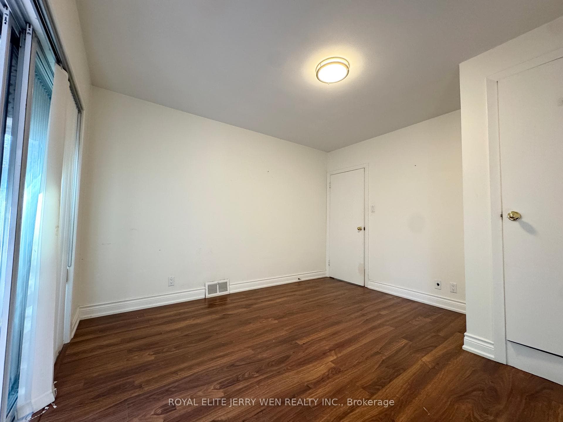391 Glengarry Avenue photo 10
