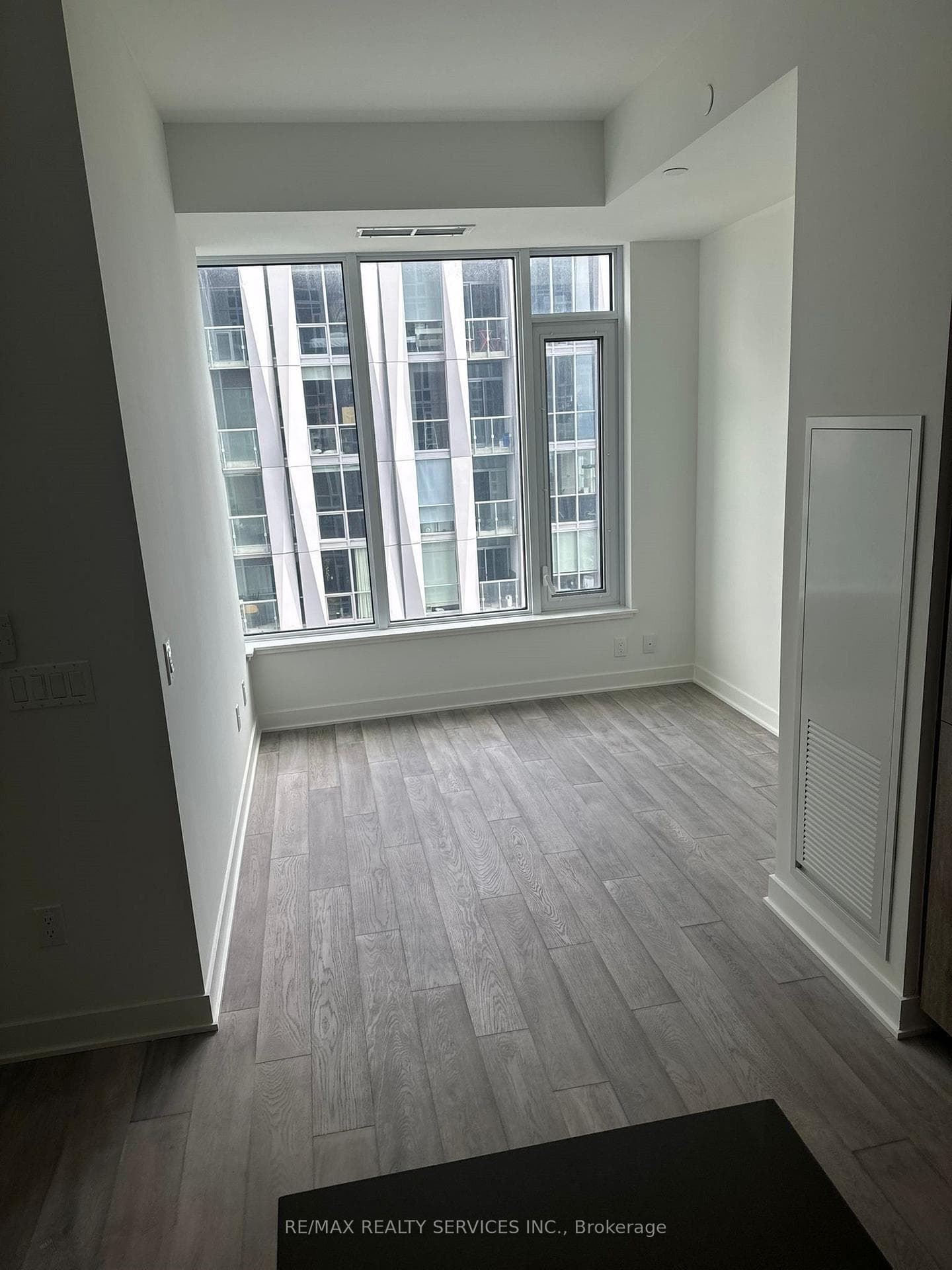 11 Yorkville Avenue Unit 4905 photo 7