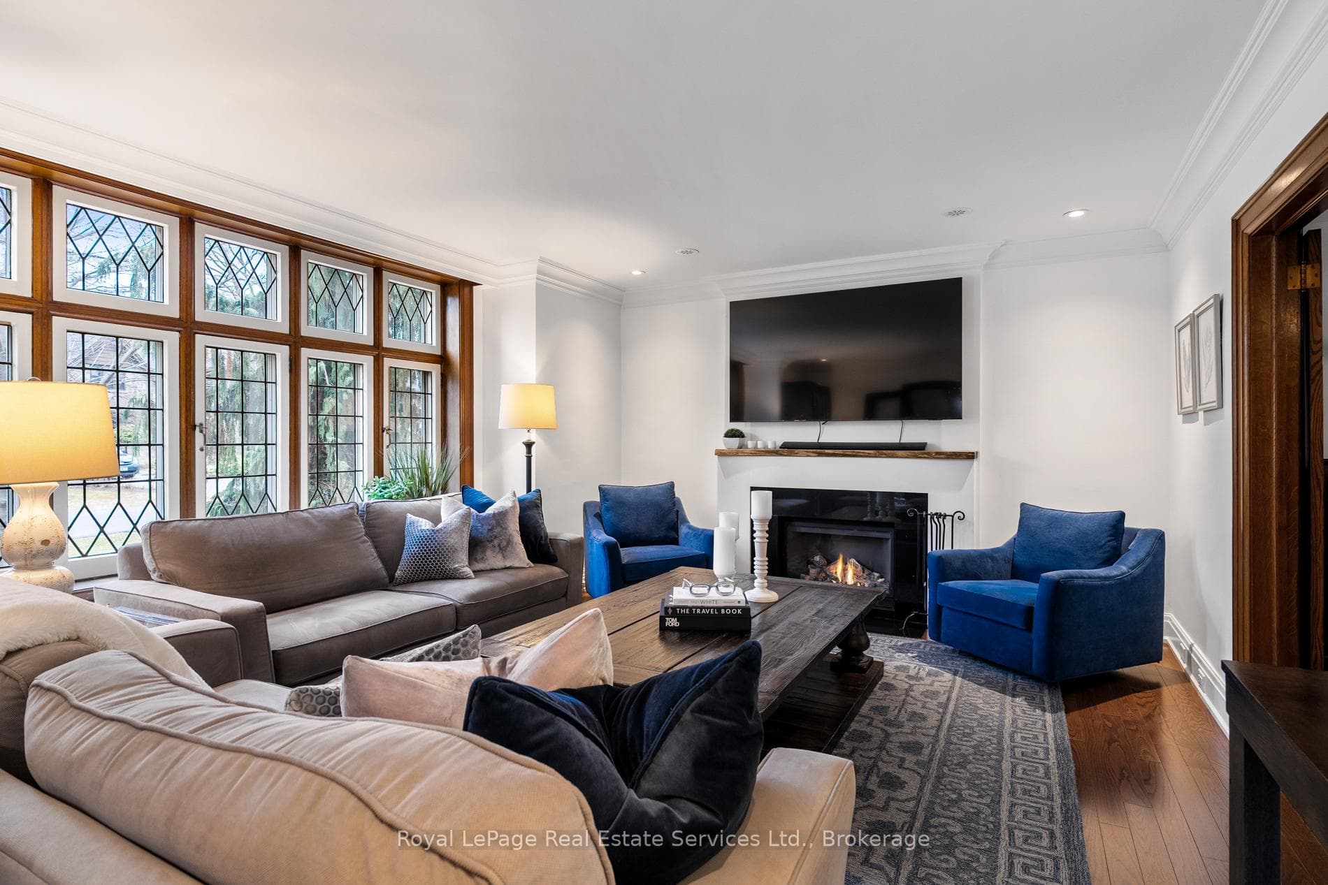 28 Thompson Avenue photo 13