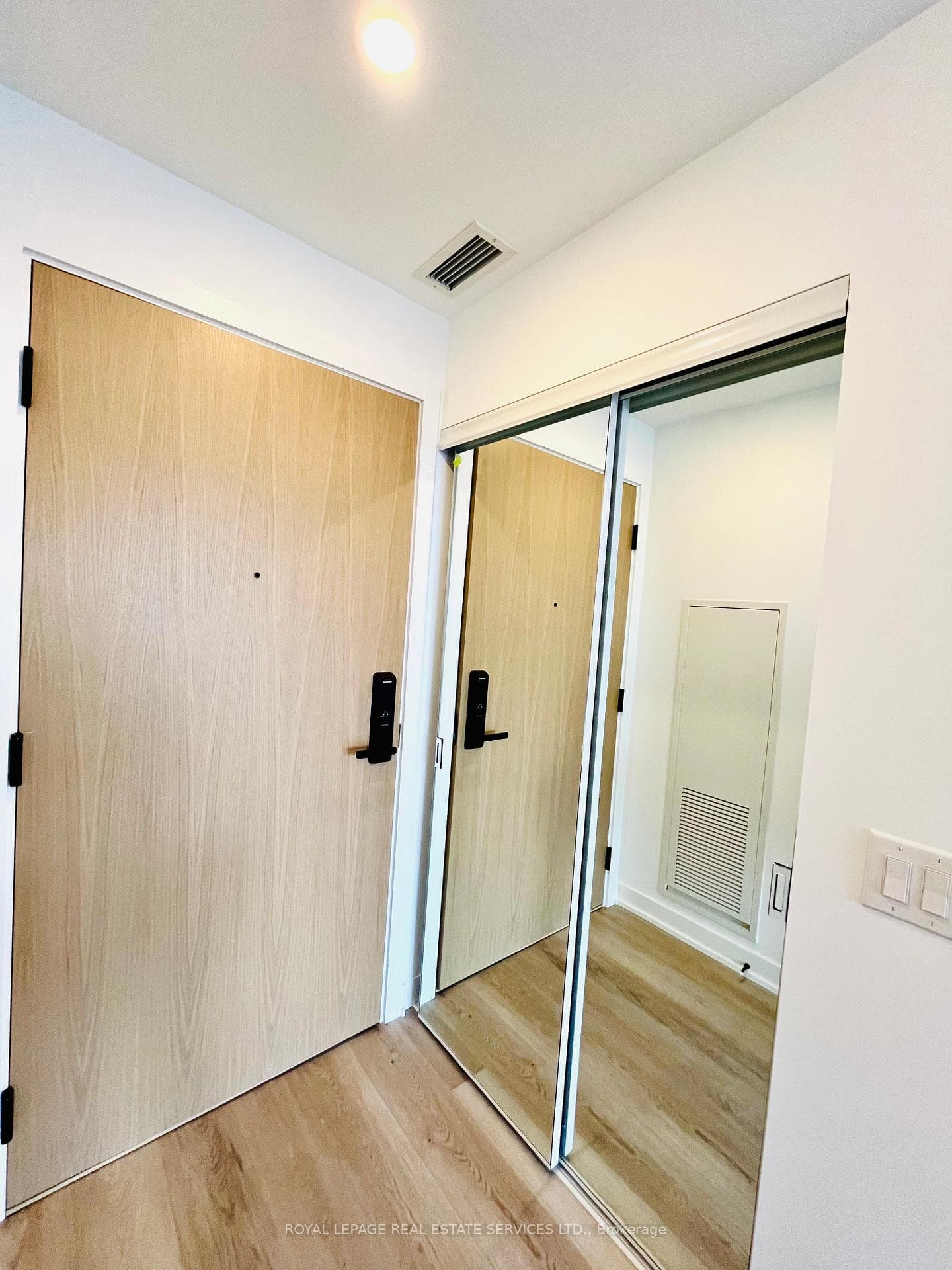 5 Defries Street Unit 2009 photo 15