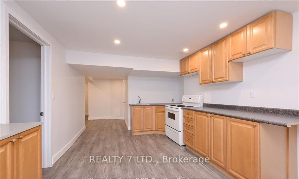 270 JAMES Street photo 16