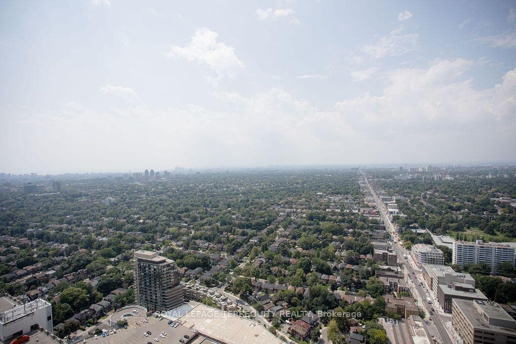 2221 Yonge Street Unit 4609 photo 12