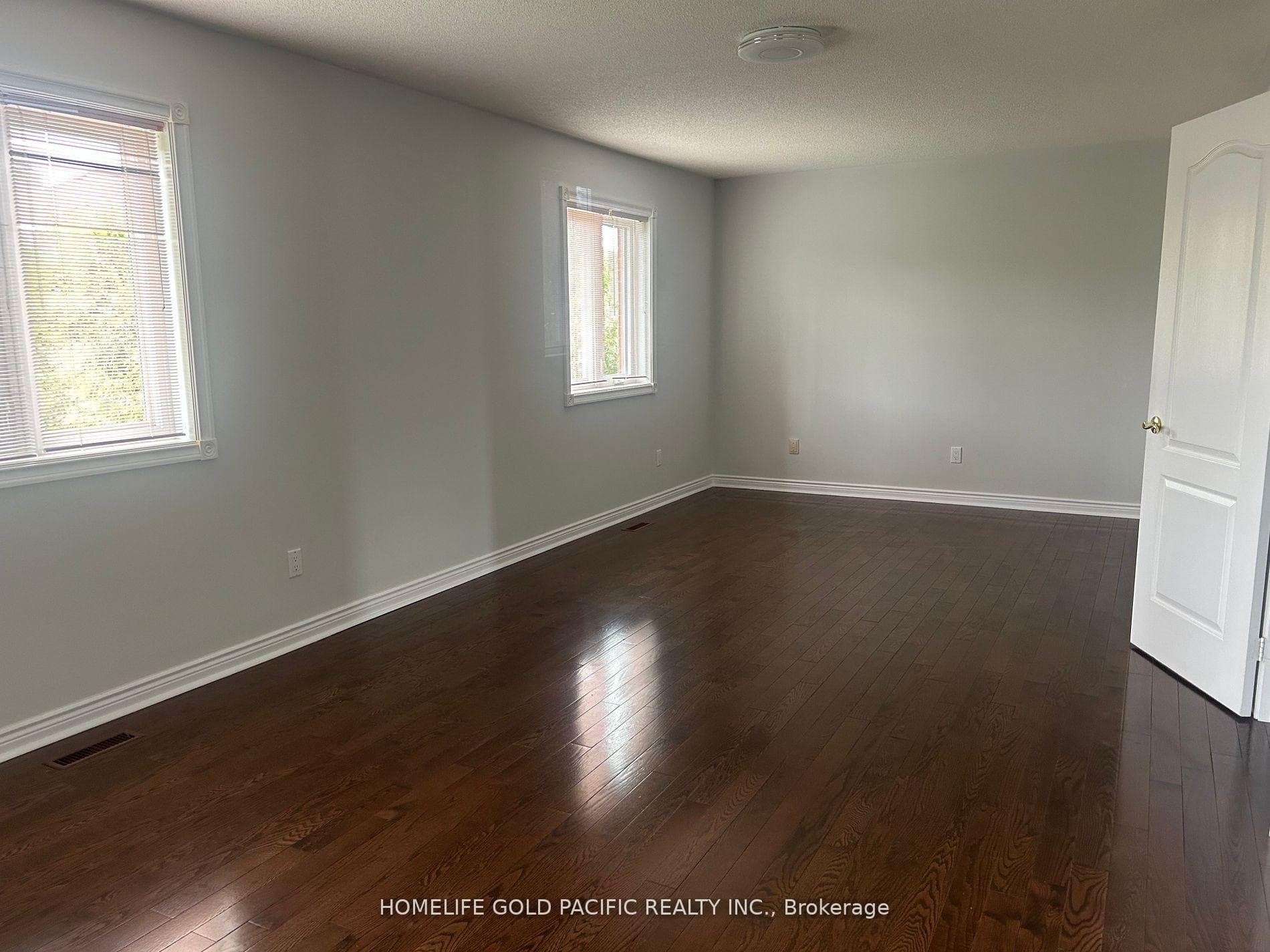 12 Silver Fir Street photo 8