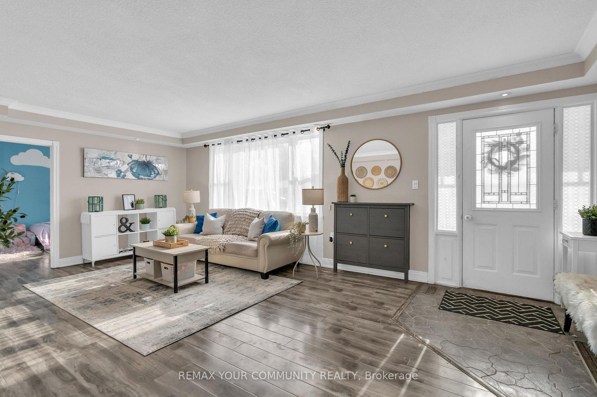 162 Bessborough Drive photo 8