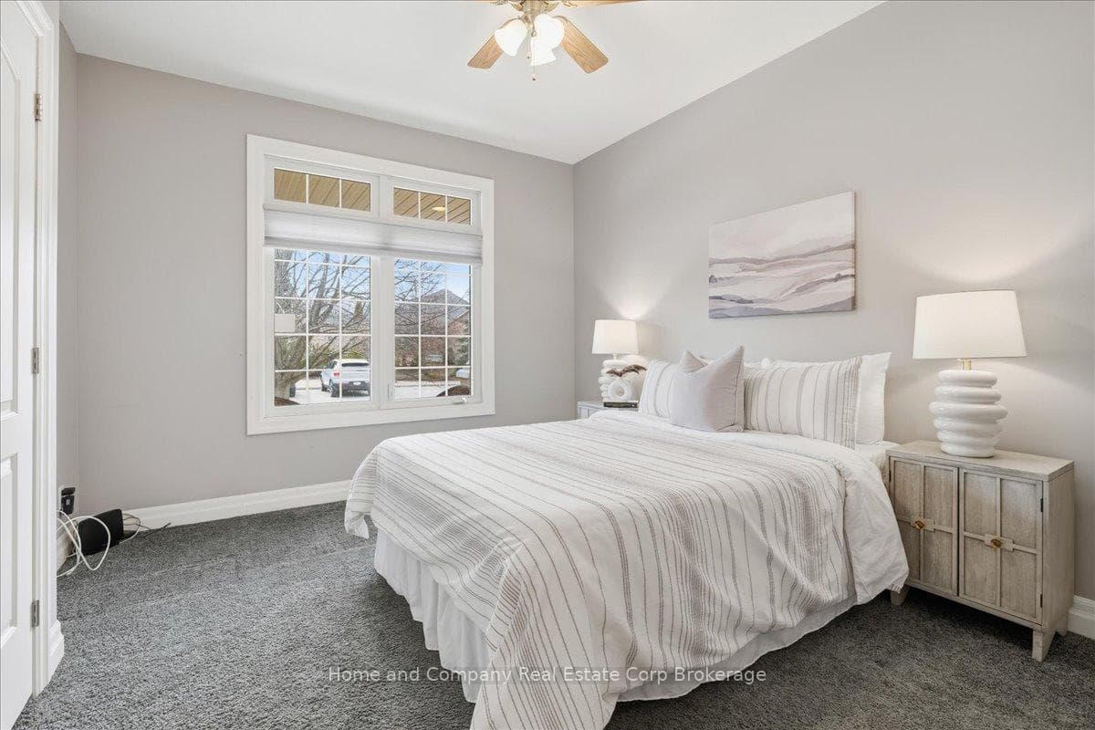 28 North Pointe Drive photo 19