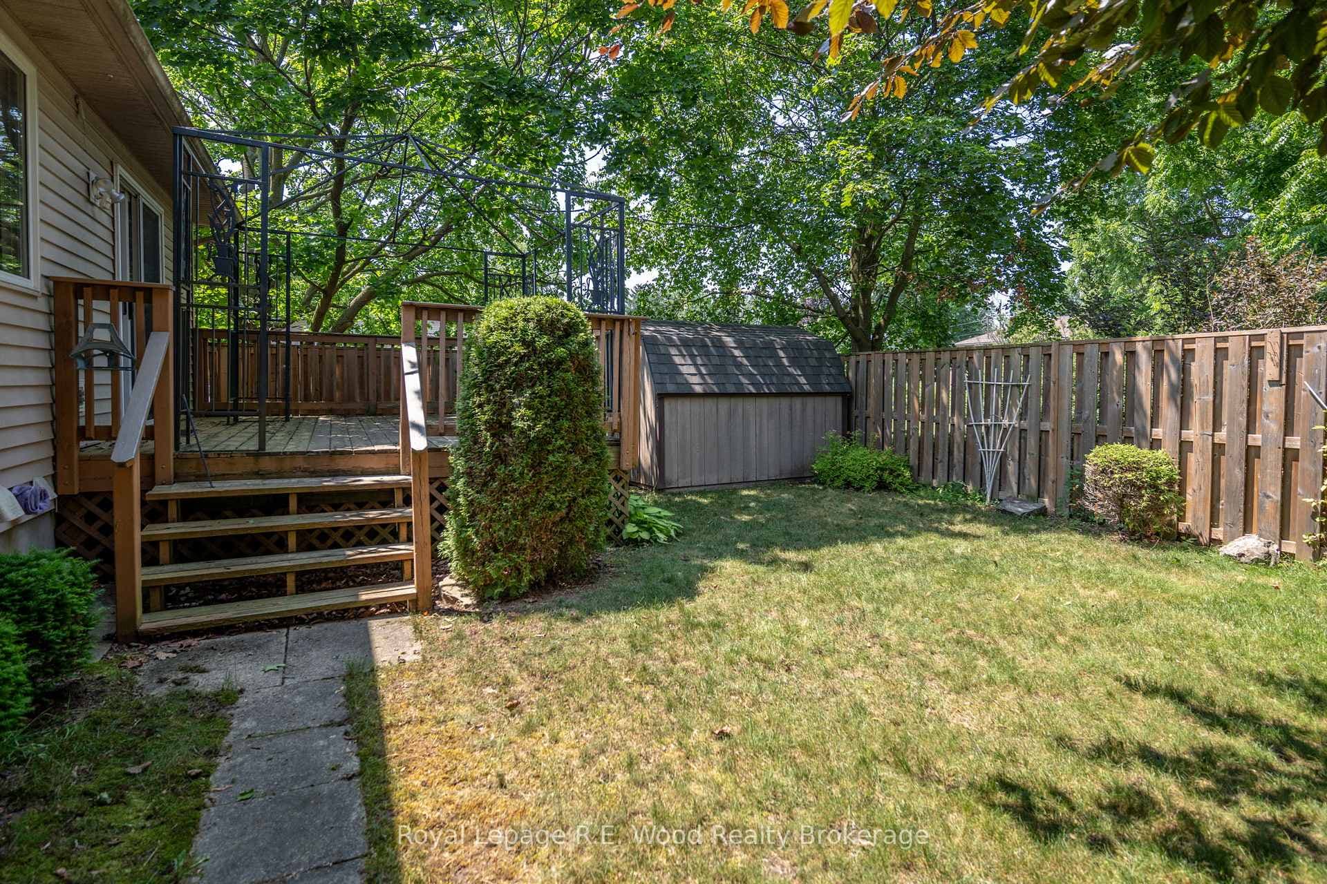 9 Alexander Drive photo 15